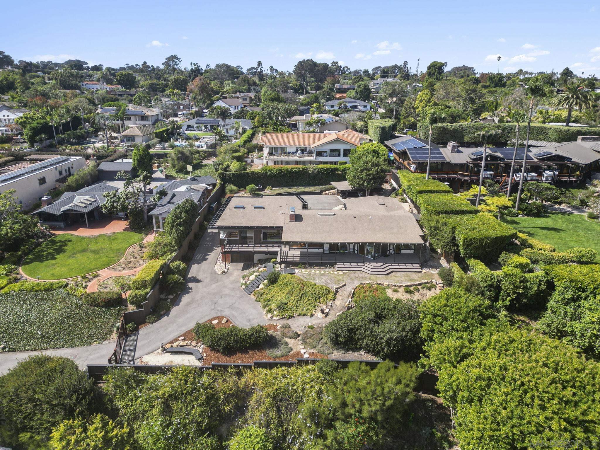 Detail Gallery Image 33 of 35 For 666  San Gorgonio St, San Diego,  CA 92106 - 4 Beds | 2/1 Baths