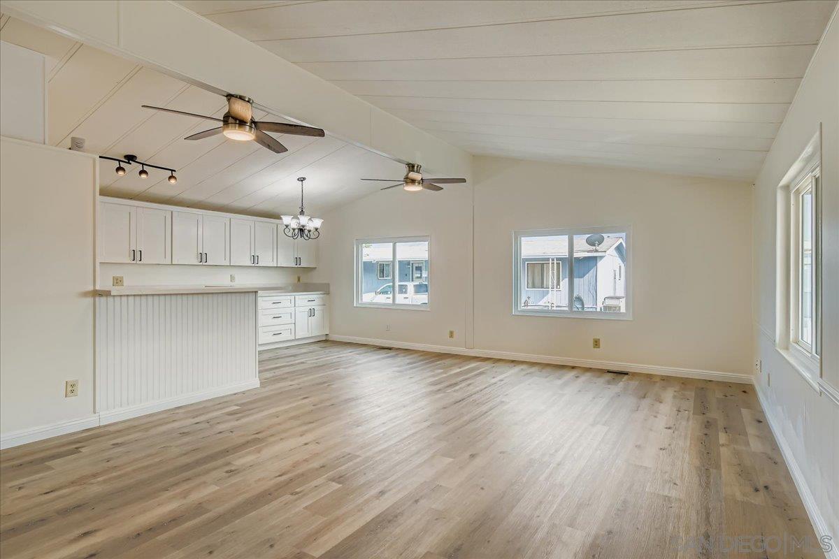 Detail Gallery Image 8 of 32 For 11949  Riverside Dr  #176,  Lakeside,  CA 92040 - 3 Beds | 2 Baths