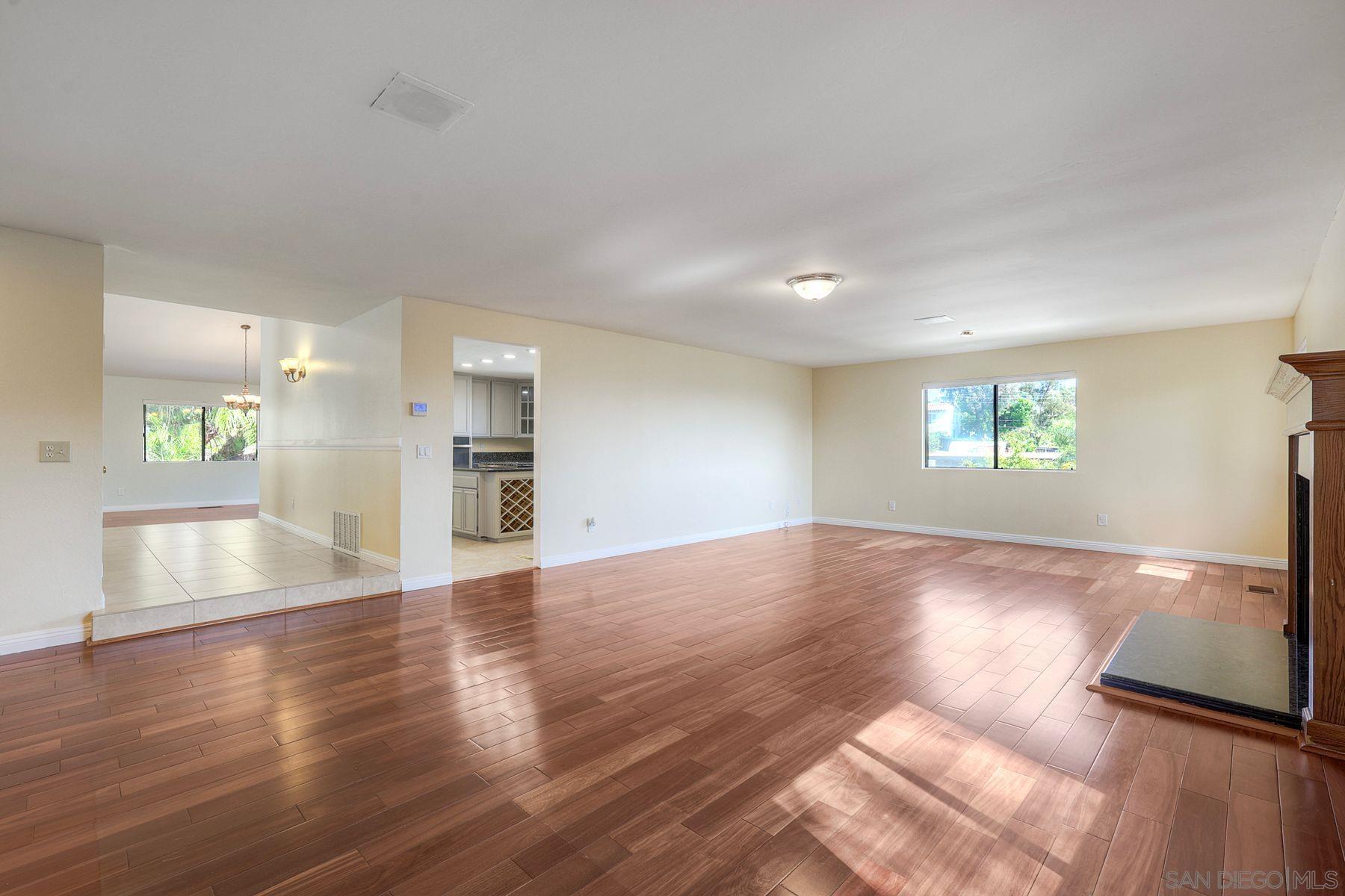 Detail Gallery Image 15 of 55 For 4331  Nabal Dr, La Mesa,  CA 91941 - 6 Beds | 3 Baths