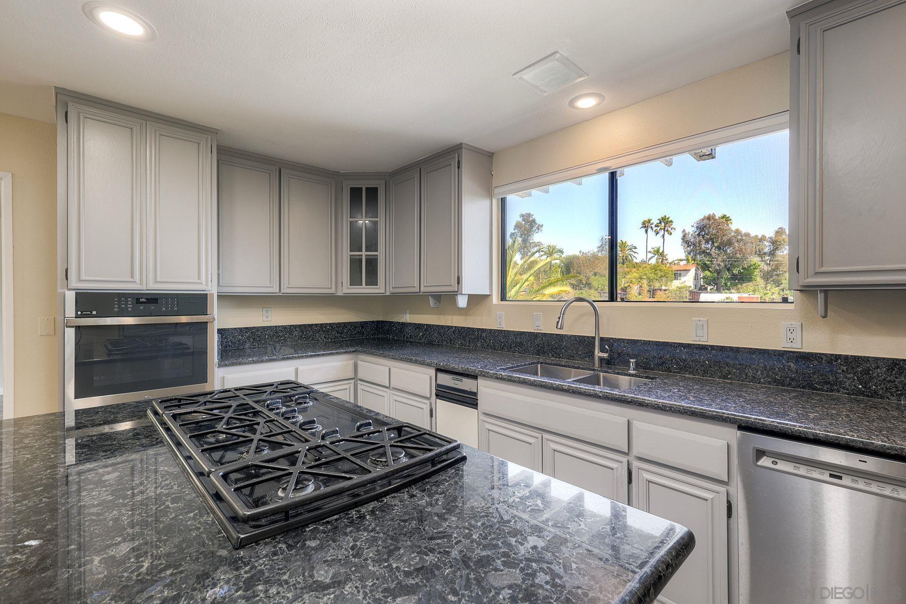 Detail Gallery Image 19 of 55 For 4331  Nabal Dr, La Mesa,  CA 91941 - 6 Beds | 3 Baths