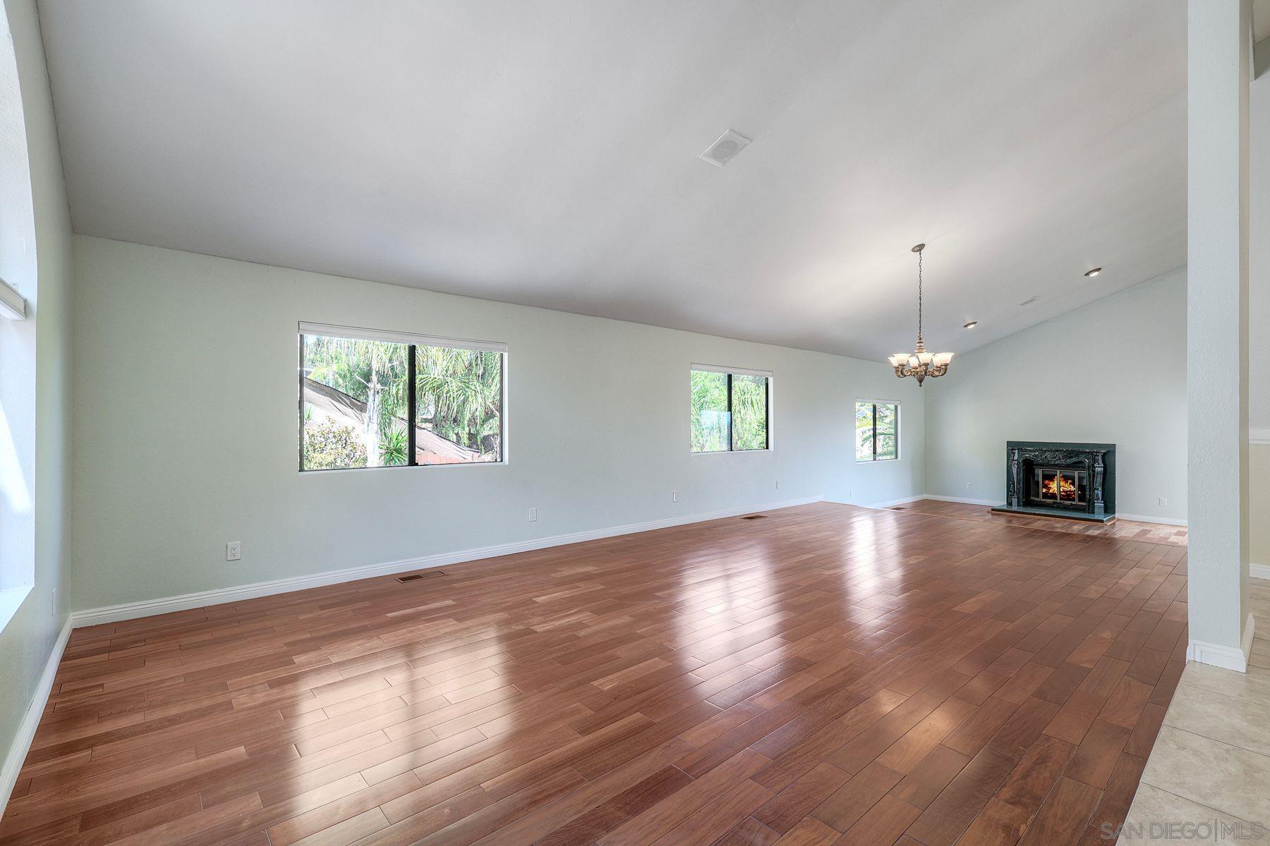 Detail Gallery Image 6 of 55 For 4331  Nabal Dr, La Mesa,  CA 91941 - 6 Beds | 3 Baths