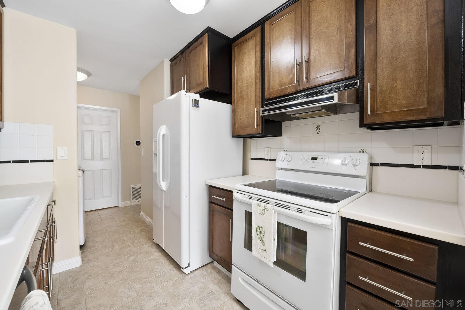 Detail Gallery Image 13 of 23 For 1246  Evergreen Drive, Cardiff By The Sea,  CA 92007 - 2 Beds | 1 Baths