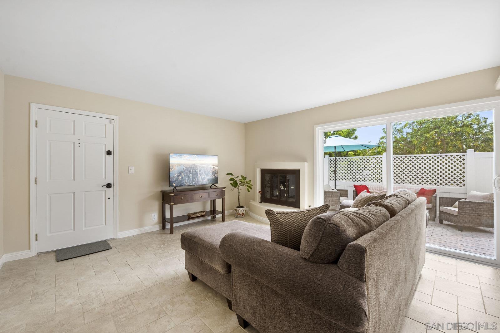 Detail Gallery Image 6 of 23 For 1246  Evergreen Drive, Cardiff By The Sea,  CA 92007 - 2 Beds | 1 Baths