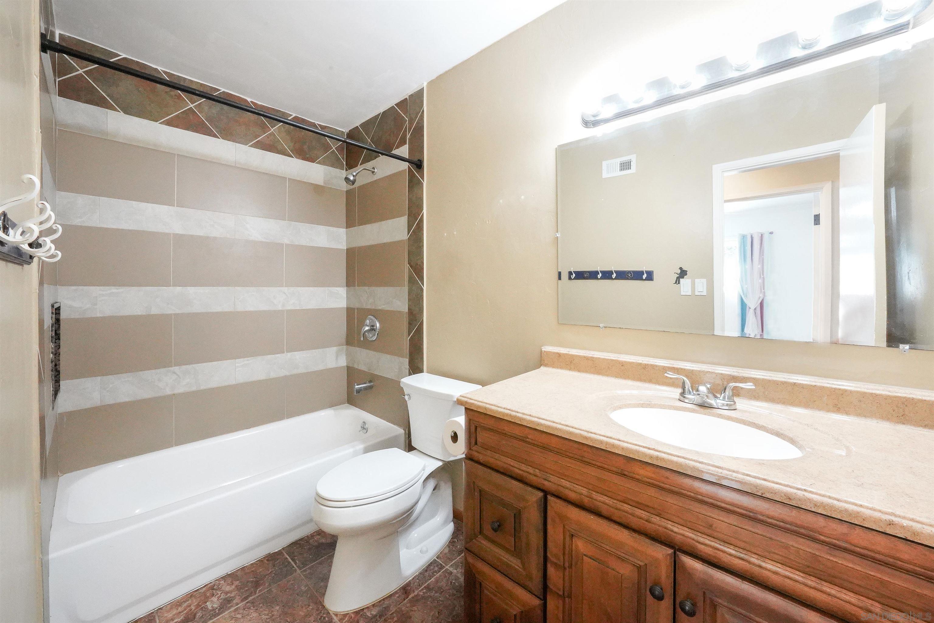 Detail Gallery Image 11 of 35 For 10025  Tamil Rd, Lakeside,  CA 92040 - 4 Beds | 3 Baths