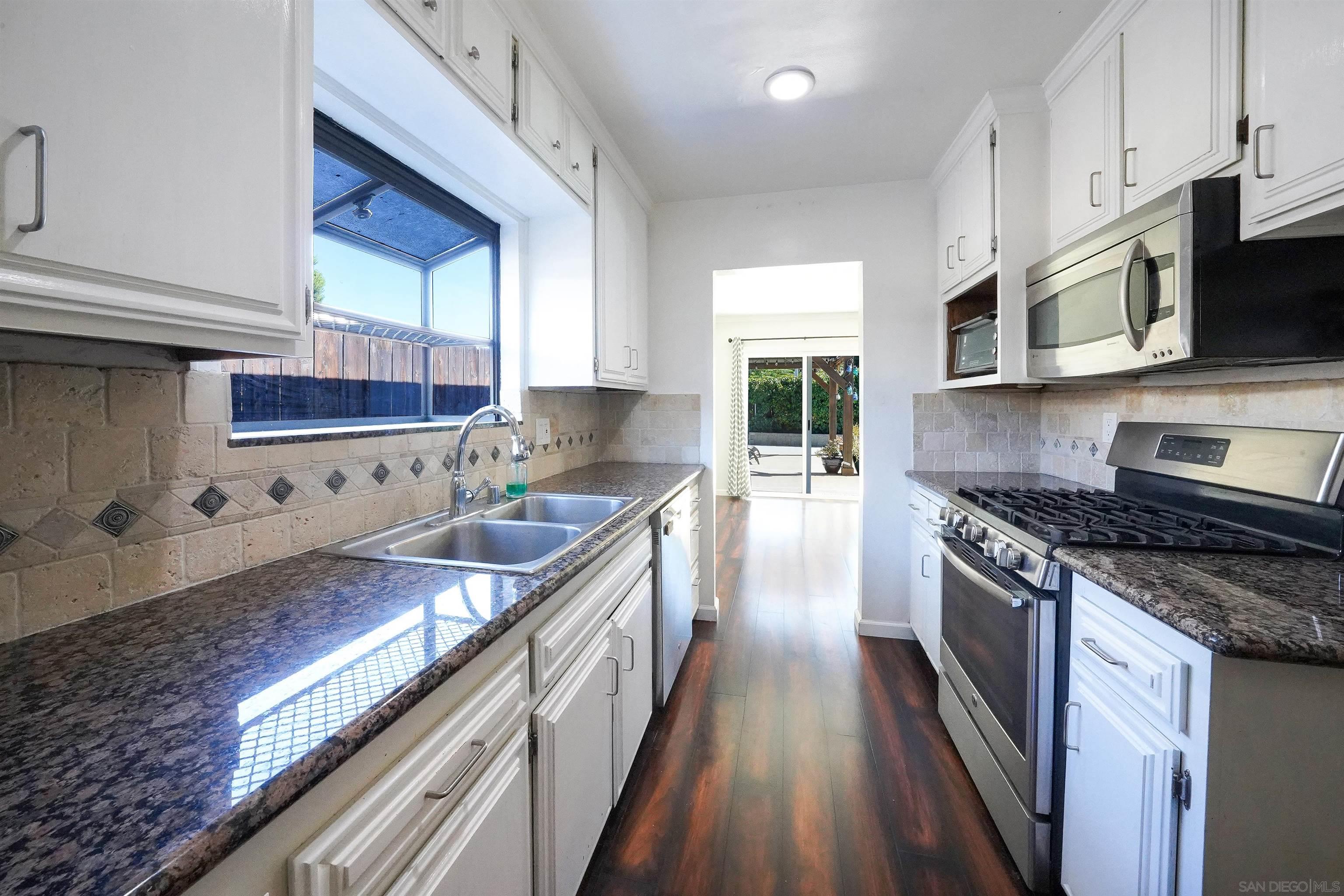 Detail Gallery Image 6 of 35 For 10025  Tamil Rd, Lakeside,  CA 92040 - 4 Beds | 3 Baths