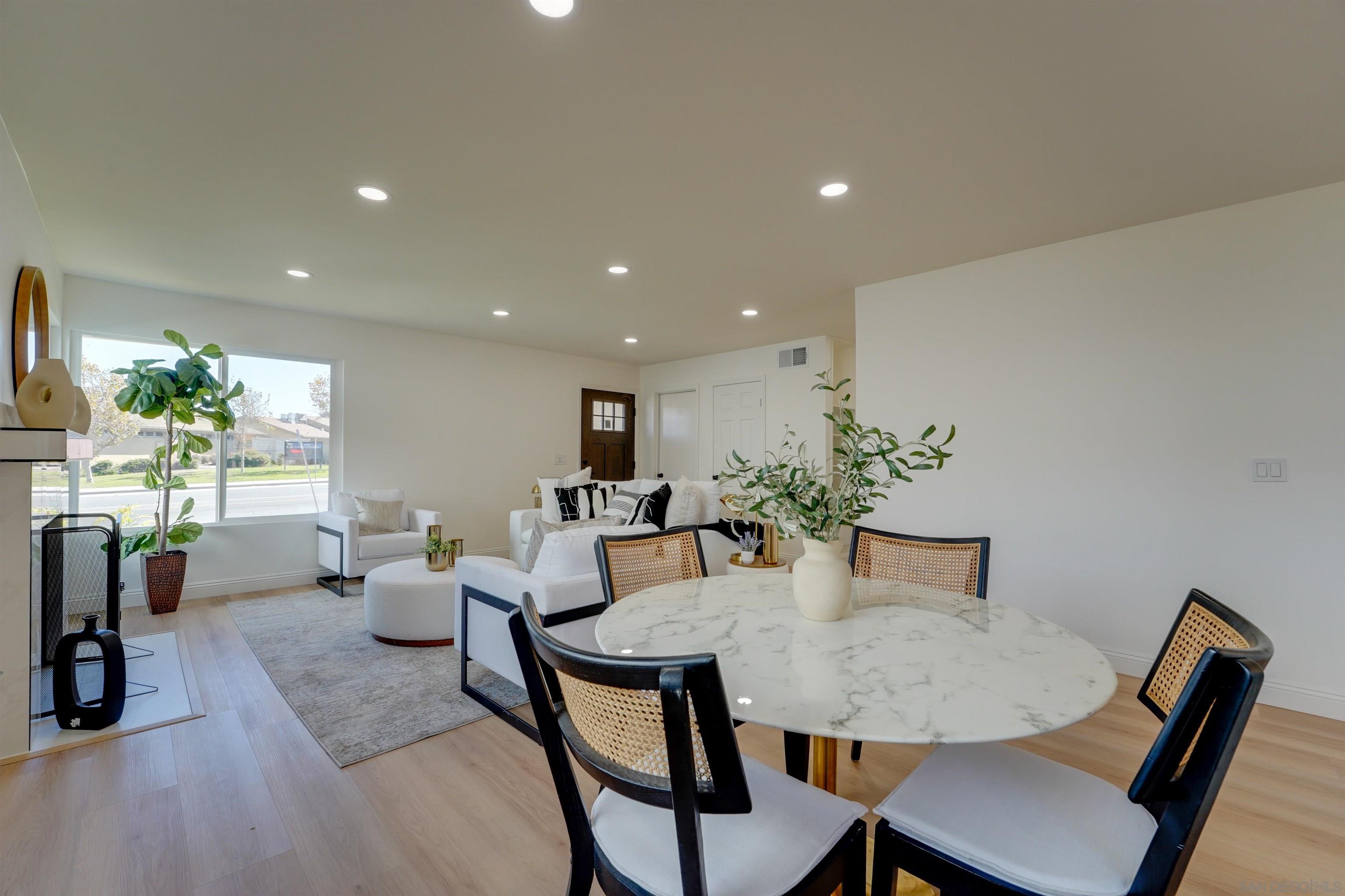 Detail Gallery Image 15 of 36 For 898  Valencia Parkway, San Diego,  CA 92114 - 4 Beds | 2 Baths