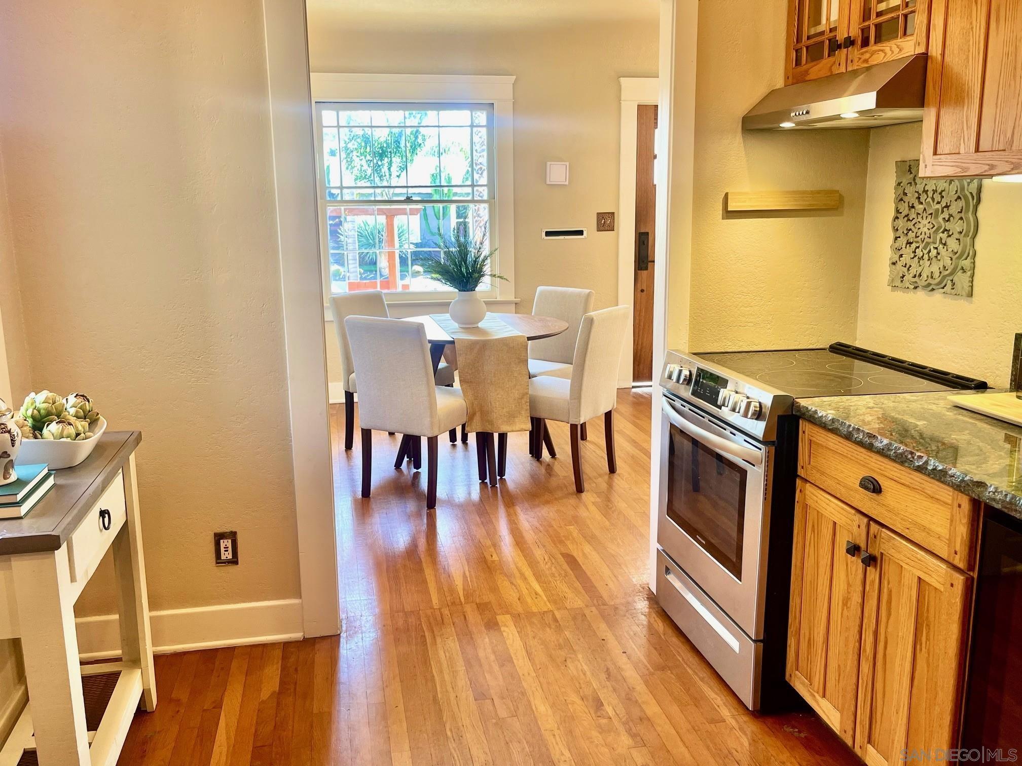 Detail Gallery Image 9 of 22 For 2618  Landis, San Diego,  CA 92104 - 3 Beds | 1 Baths