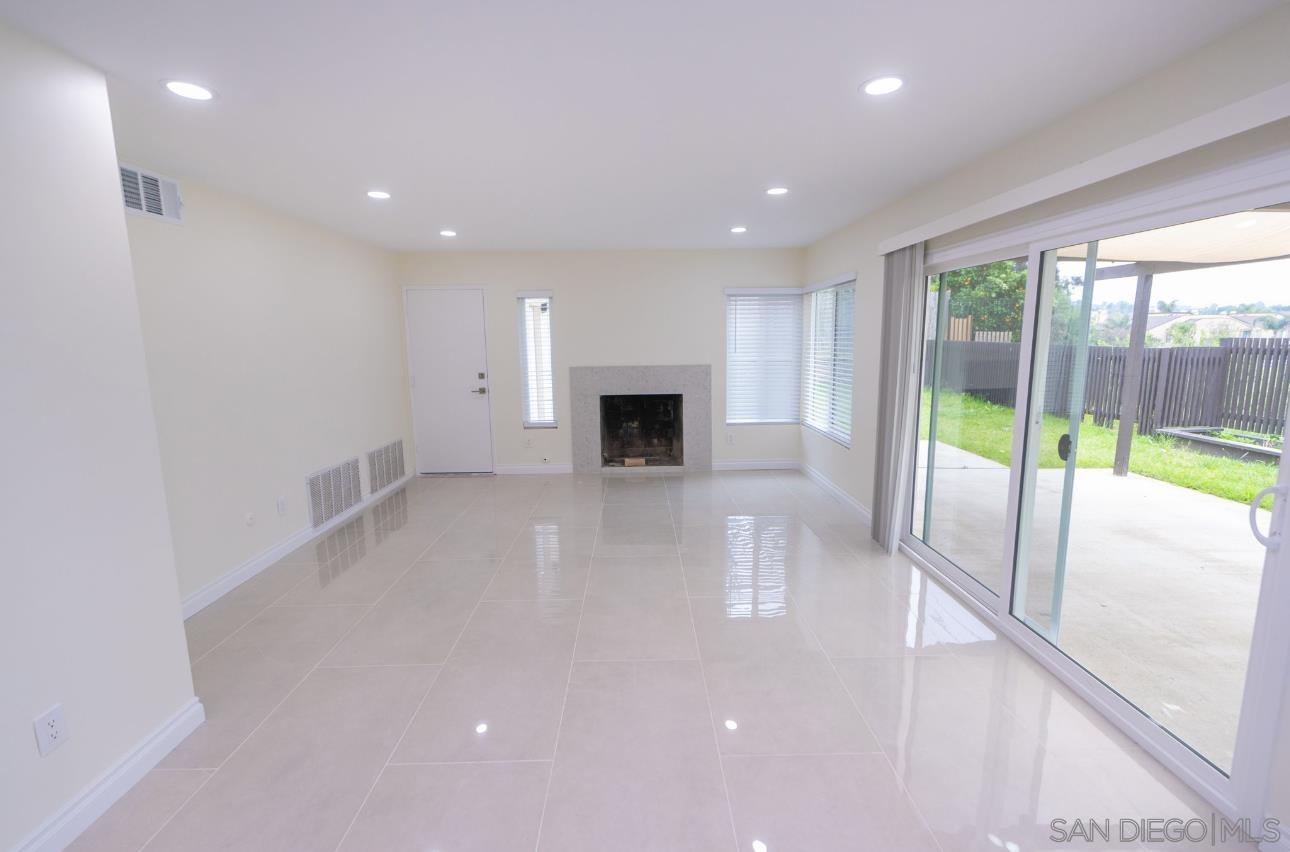 Detail Gallery Image 6 of 11 For Avenida Johanna, La Mesa,  CA 91941 - 4 Beds | 2/1 Baths