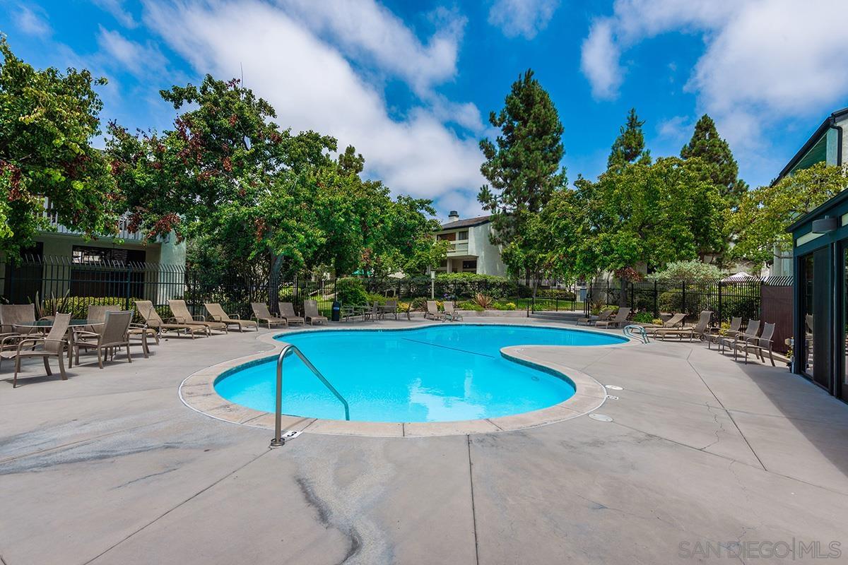 Detail Gallery Image 33 of 40 For 8482  via Sonoma  18, La Jolla,  CA 92037 - 2 Beds | 2/1 Baths