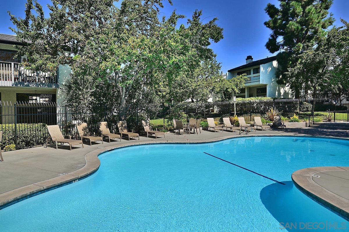 Detail Gallery Image 37 of 40 For 8482  via Sonoma  18, La Jolla,  CA 92037 - 2 Beds | 2/1 Baths