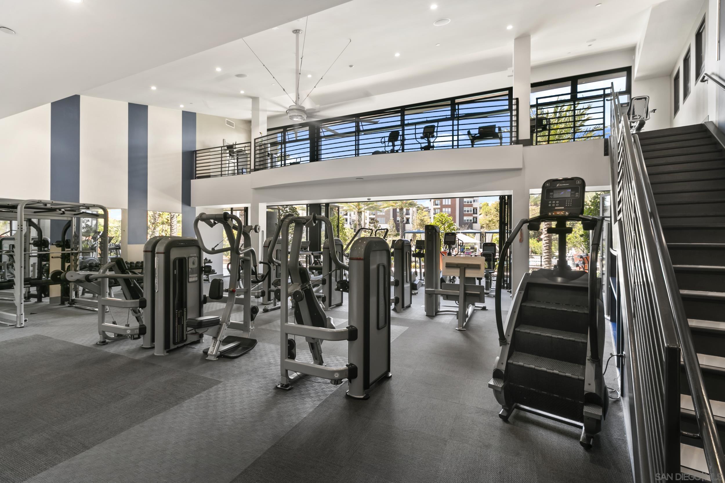 Detail Gallery Image 15 of 16 For 8353  Distinctive Dr, San Diego,  CA 92108 - 3 Beds | 2 Baths