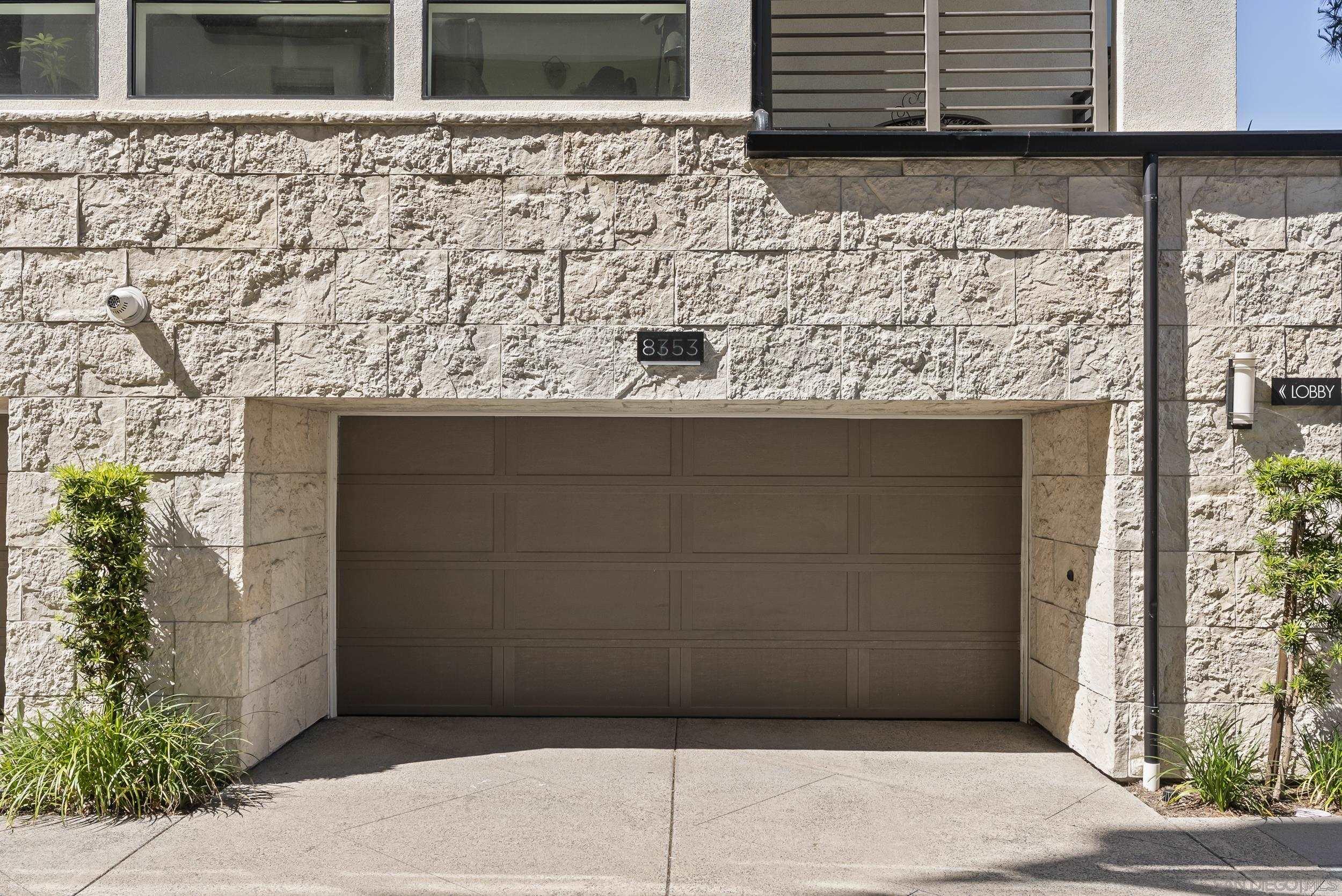 Detail Gallery Image 10 of 16 For 8353  Distinctive Dr, San Diego,  CA 92108 - 3 Beds | 2 Baths