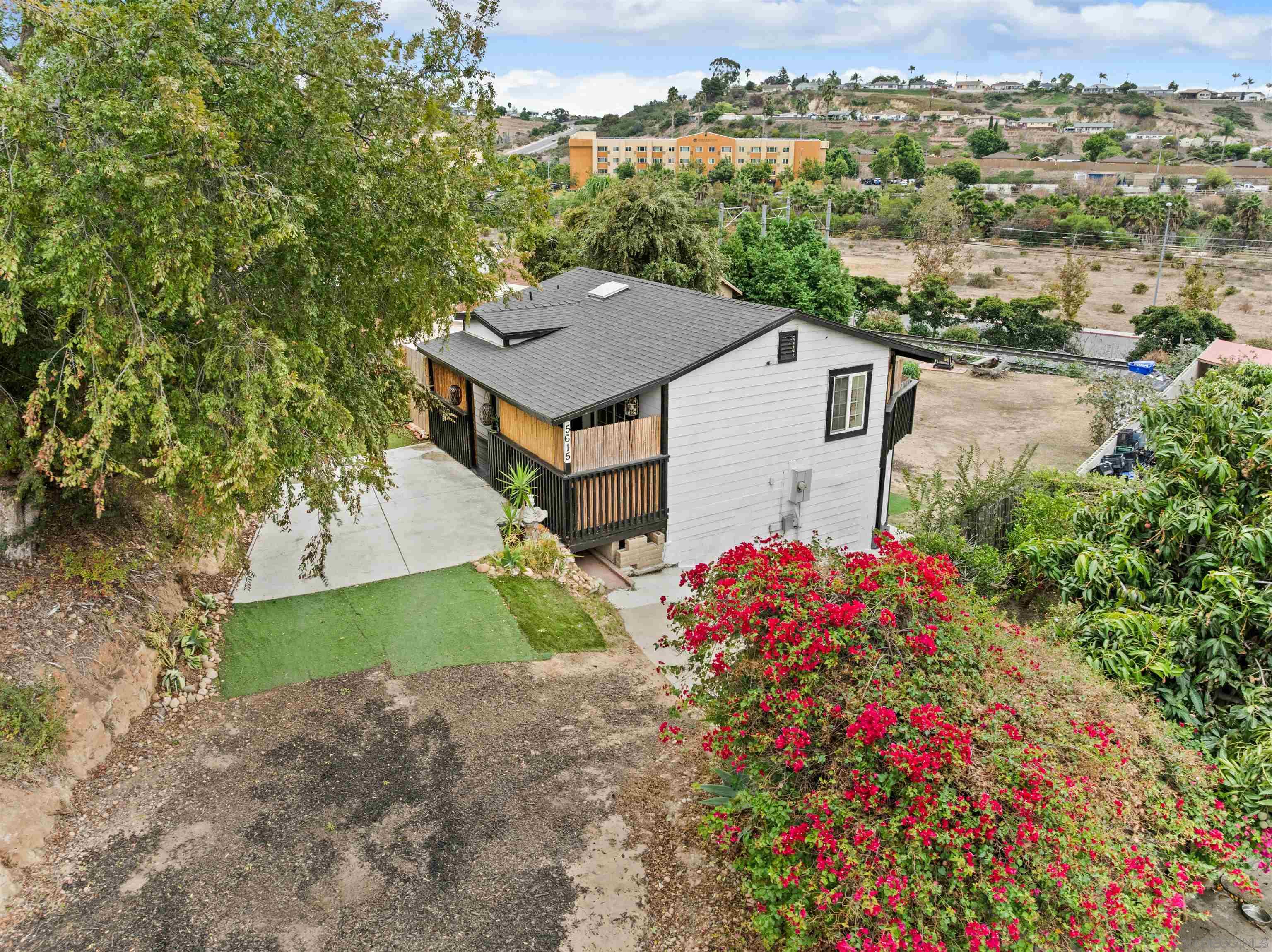 Front Image Thumbnail for SD250041738