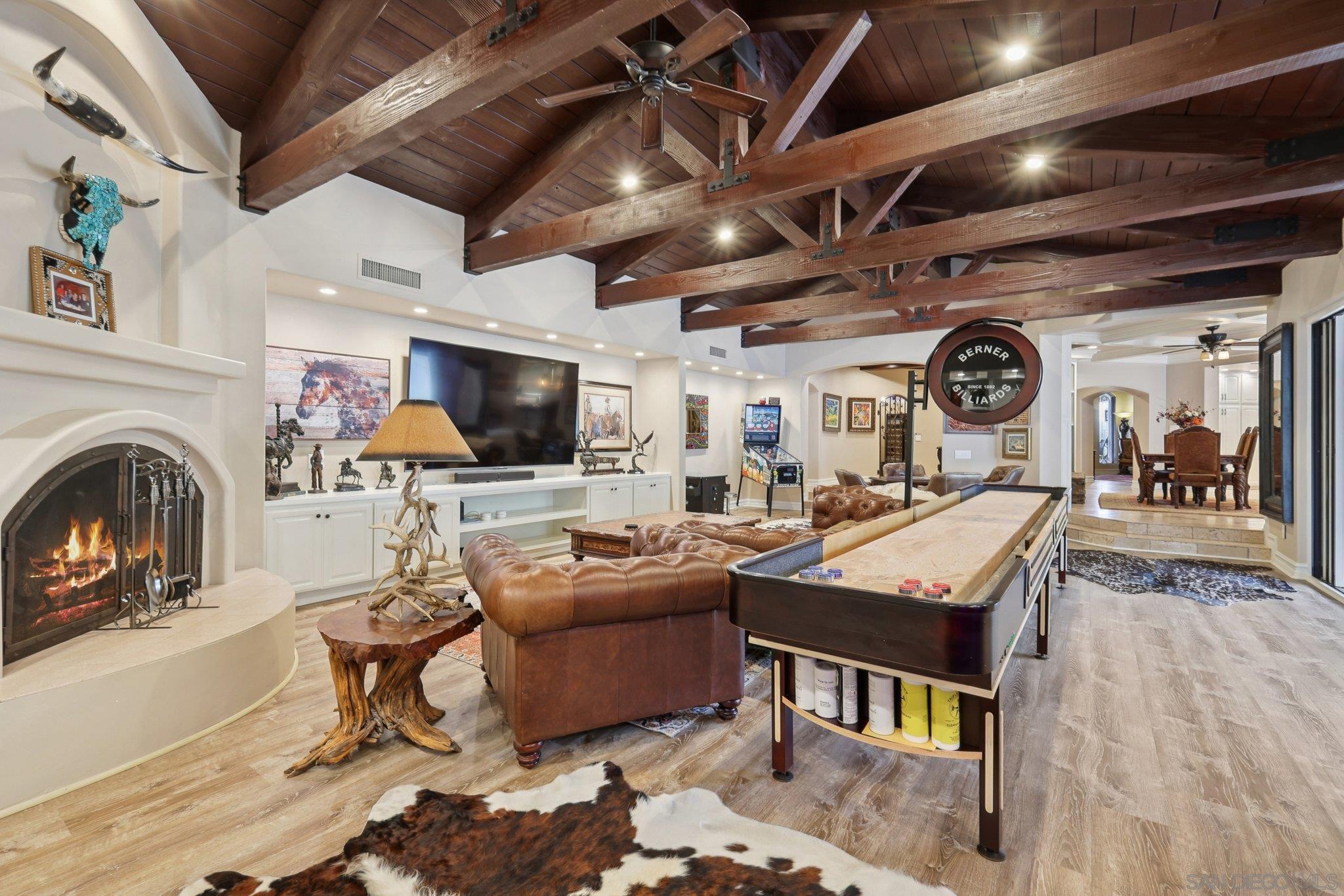 Detail Gallery Image 19 of 75 For 13371  Summit Cir, Poway,  CA 92064 - 6 Beds | 6/1 Baths