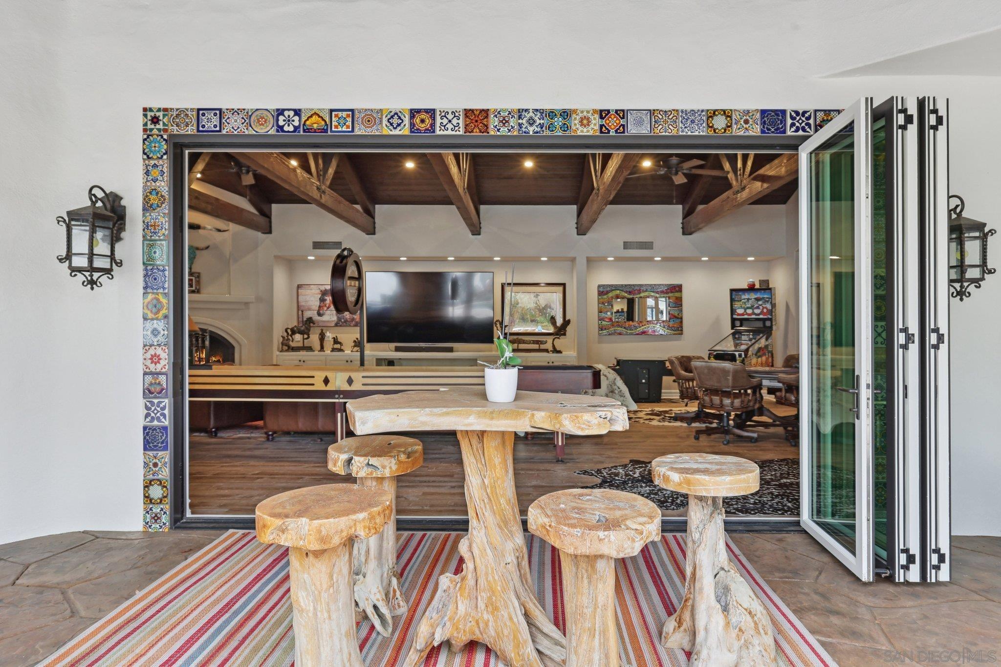 Detail Gallery Image 22 of 75 For 13371  Summit Cir, Poway,  CA 92064 - 6 Beds | 6/1 Baths