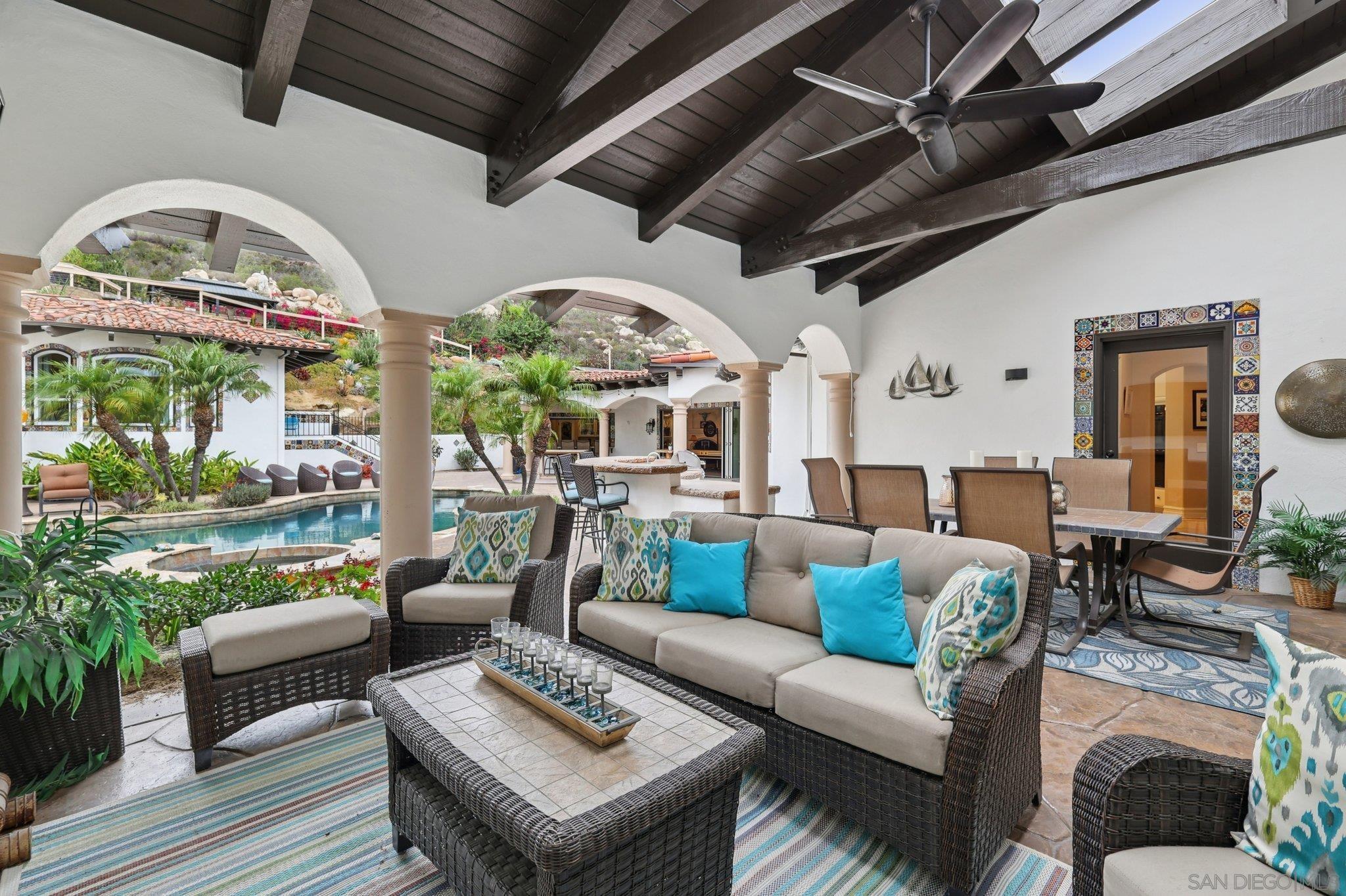 Detail Gallery Image 43 of 75 For 13371  Summit Cir, Poway,  CA 92064 - 6 Beds | 6/1 Baths