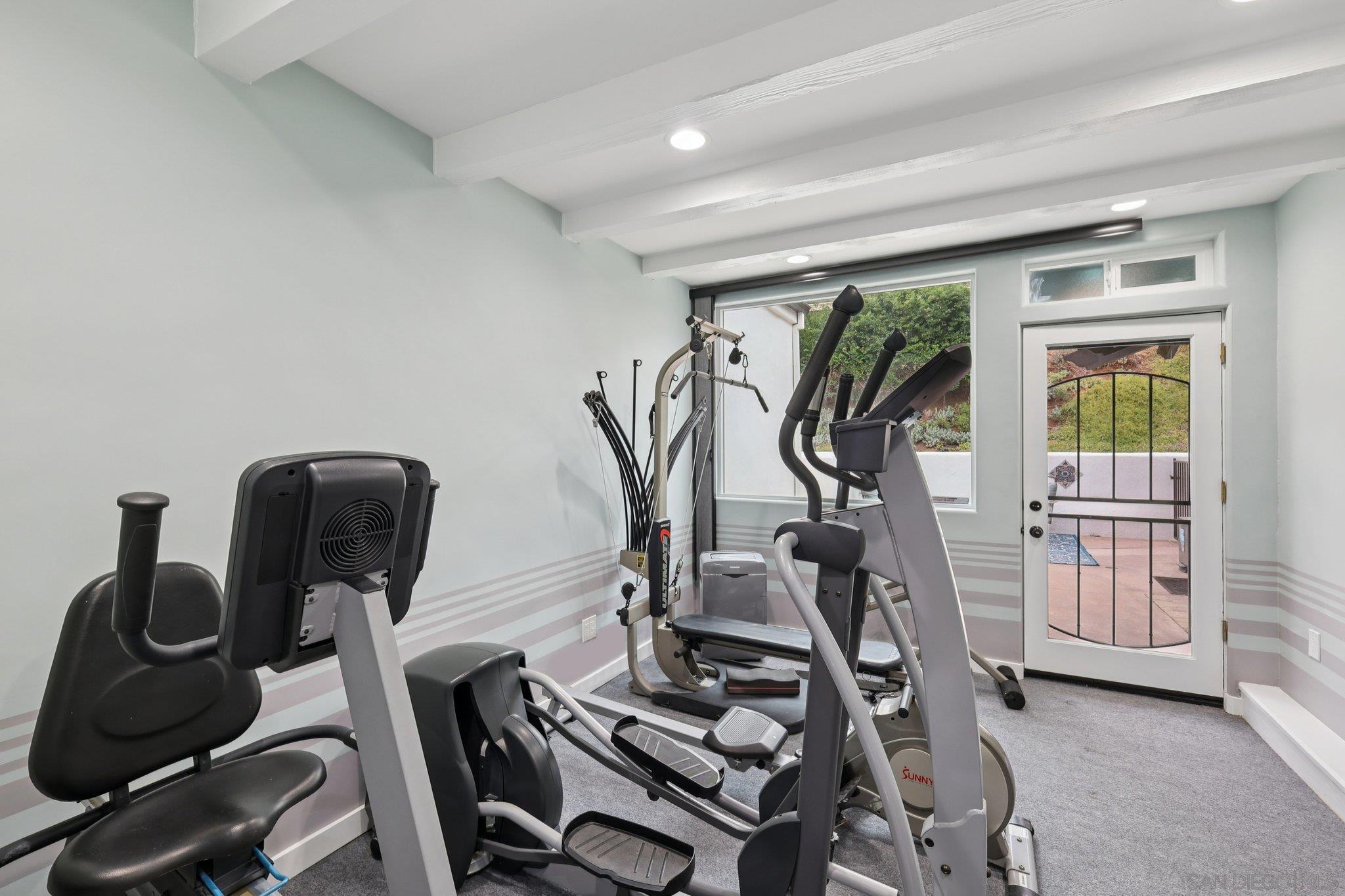 Detail Gallery Image 47 of 75 For 13371  Summit Cir, Poway,  CA 92064 - 6 Beds | 6/1 Baths