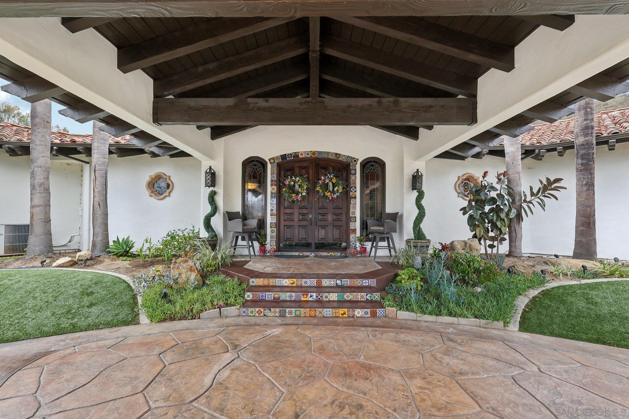 Detail Gallery Image 8 of 75 For 13371  Summit Cir, Poway,  CA 92064 - 6 Beds | 6/1 Baths