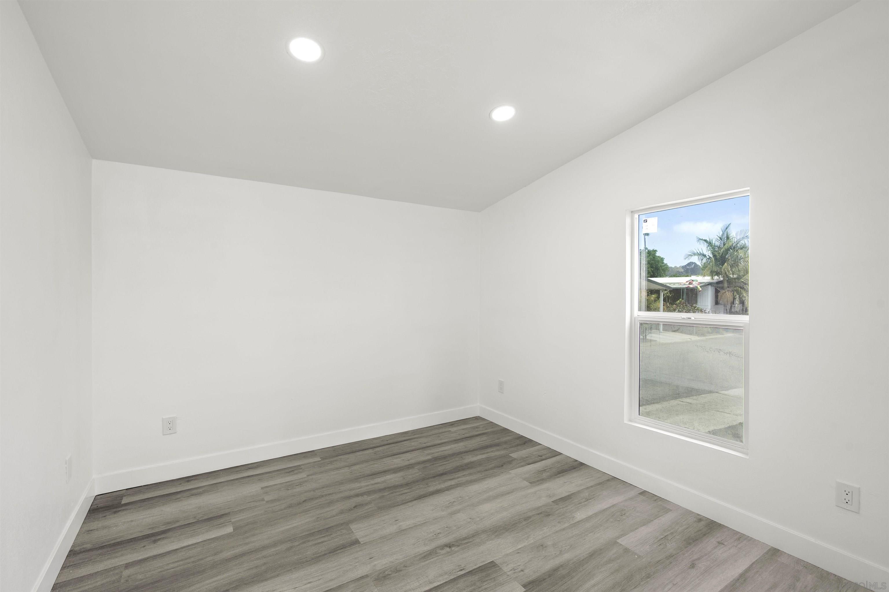 Detail Gallery Image 17 of 25 For 10767  Jamacha Blvd  #62,  Spring Valley,  CA 91978 - 3 Beds | 2 Baths