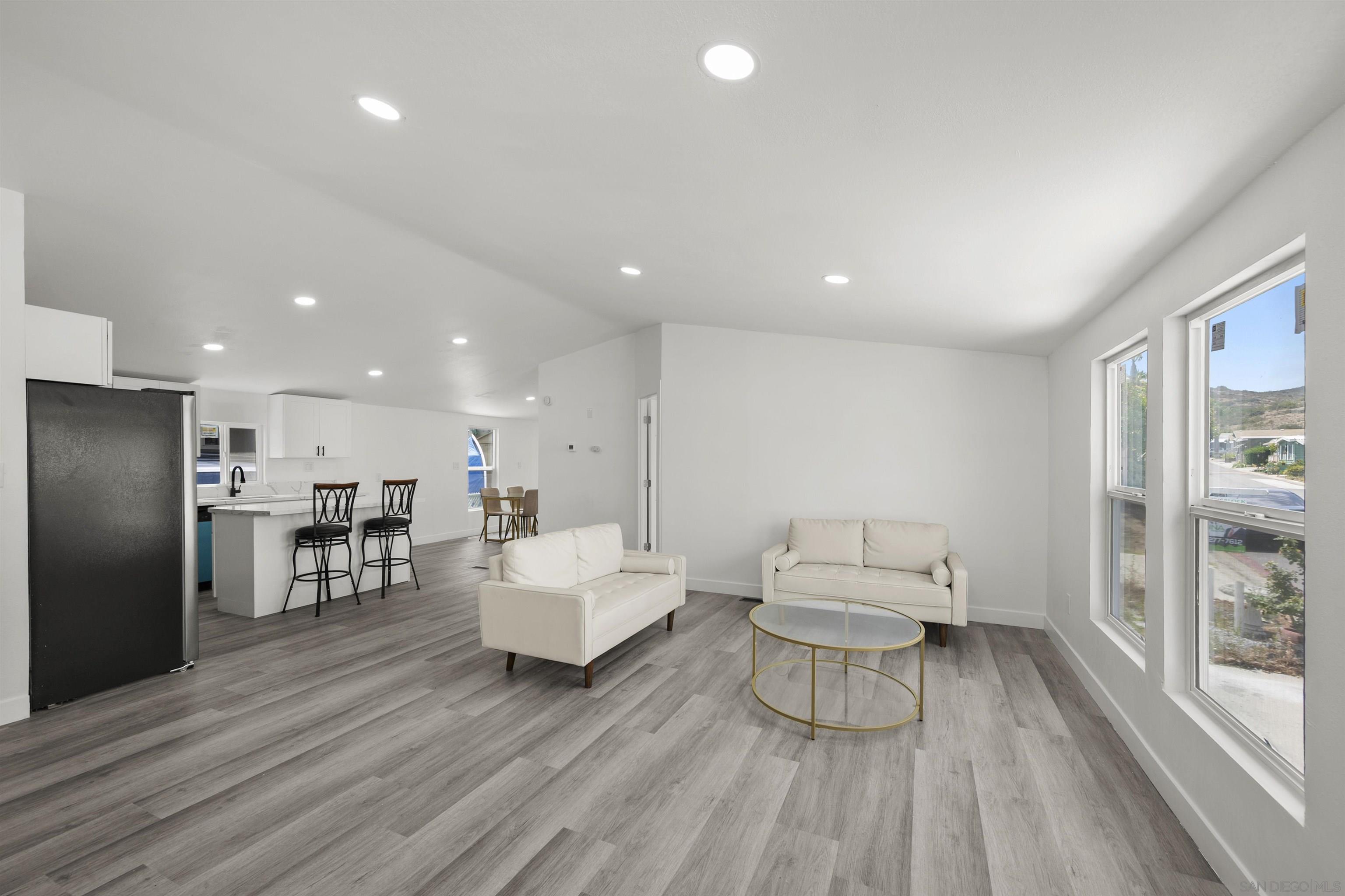 Detail Gallery Image 5 of 25 For 10767  Jamacha Blvd  #62,  Spring Valley,  CA 91978 - 3 Beds | 2 Baths