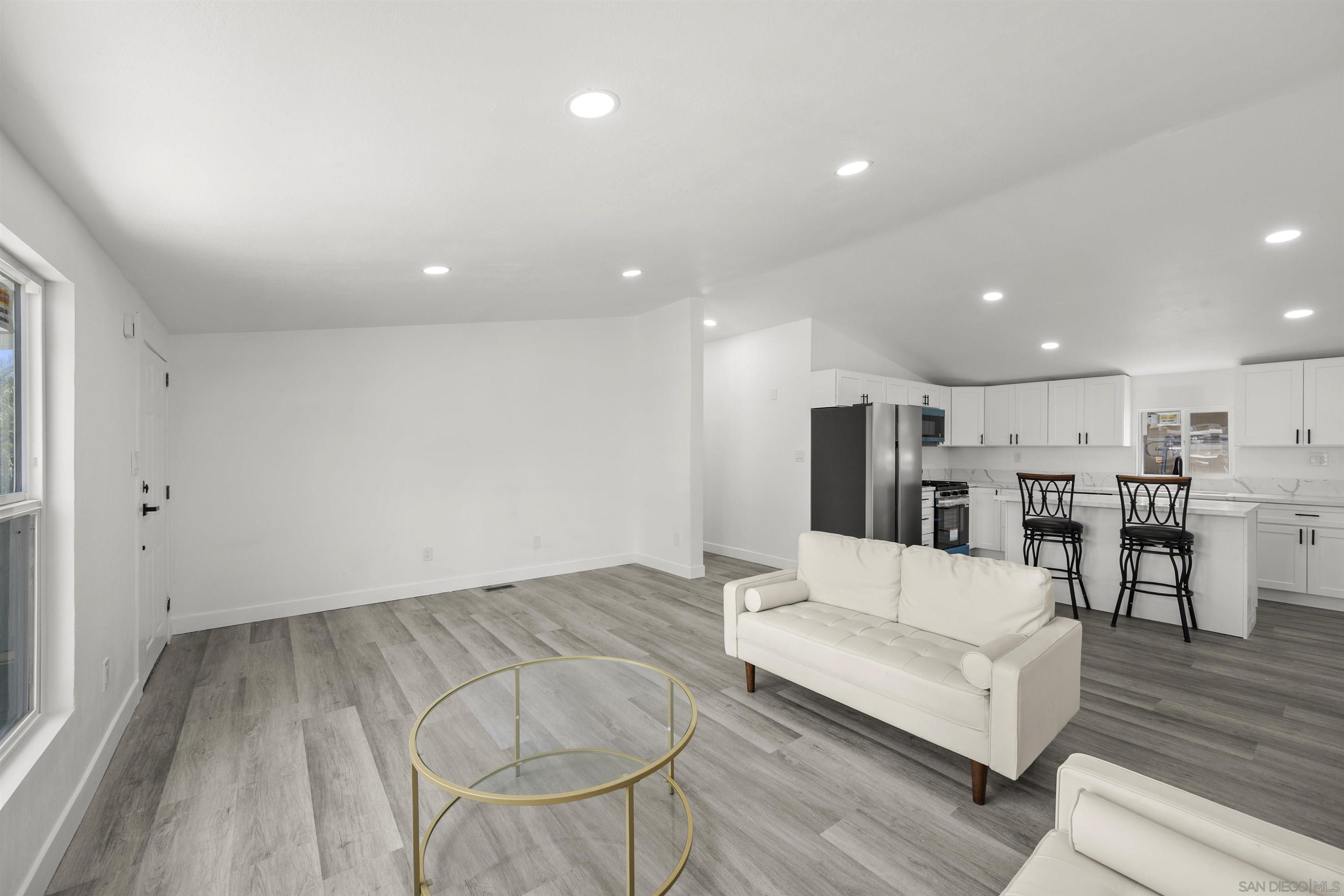 Detail Gallery Image 6 of 25 For 10767  Jamacha Blvd  #62,  Spring Valley,  CA 91978 - 3 Beds | 2 Baths