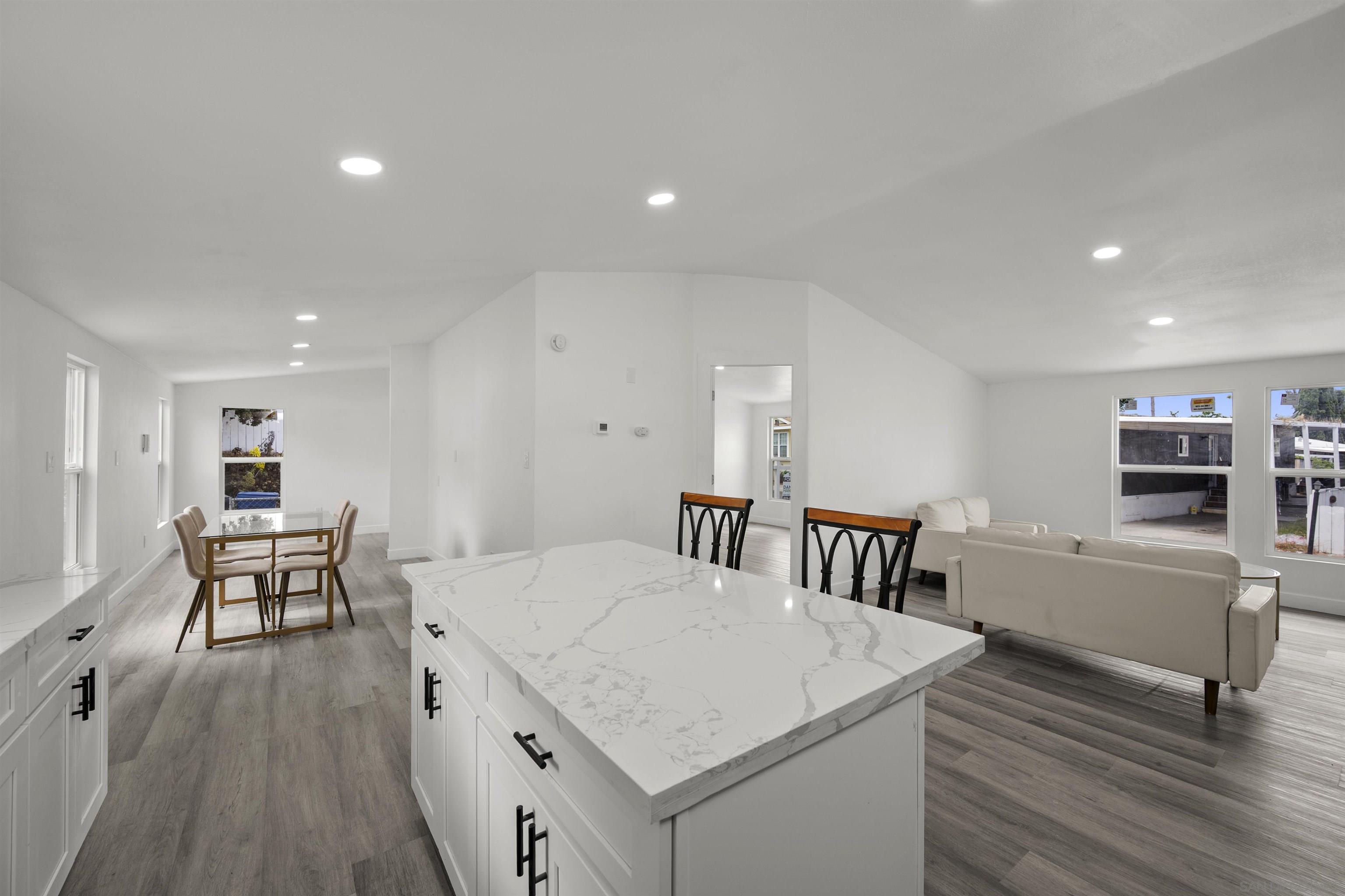 Detail Gallery Image 9 of 25 For 10767  Jamacha Blvd  #62,  Spring Valley,  CA 91978 - 3 Beds | 2 Baths