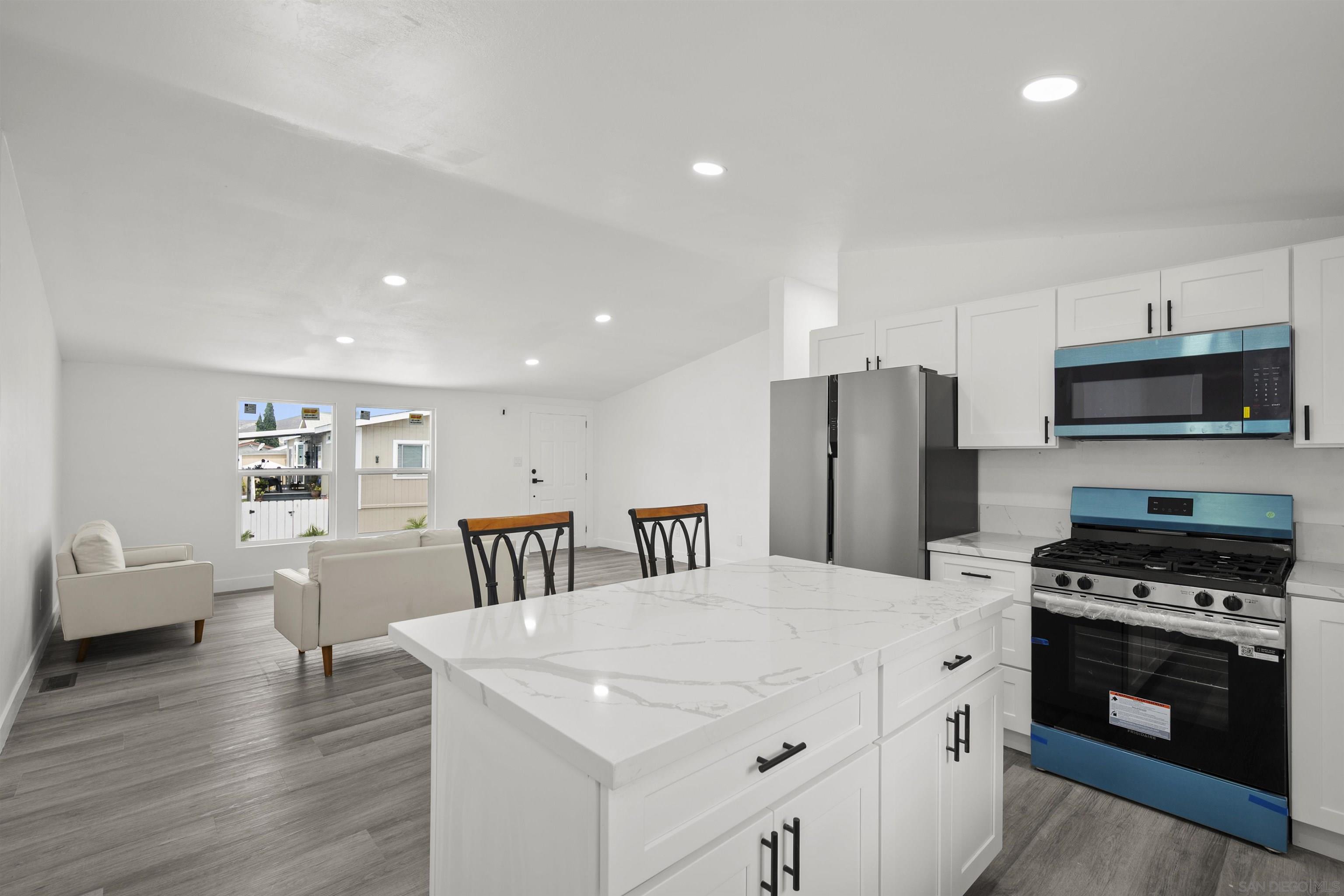 Detail Gallery Image 10 of 25 For 10767  Jamacha Blvd  #62,  Spring Valley,  CA 91978 - 3 Beds | 2 Baths