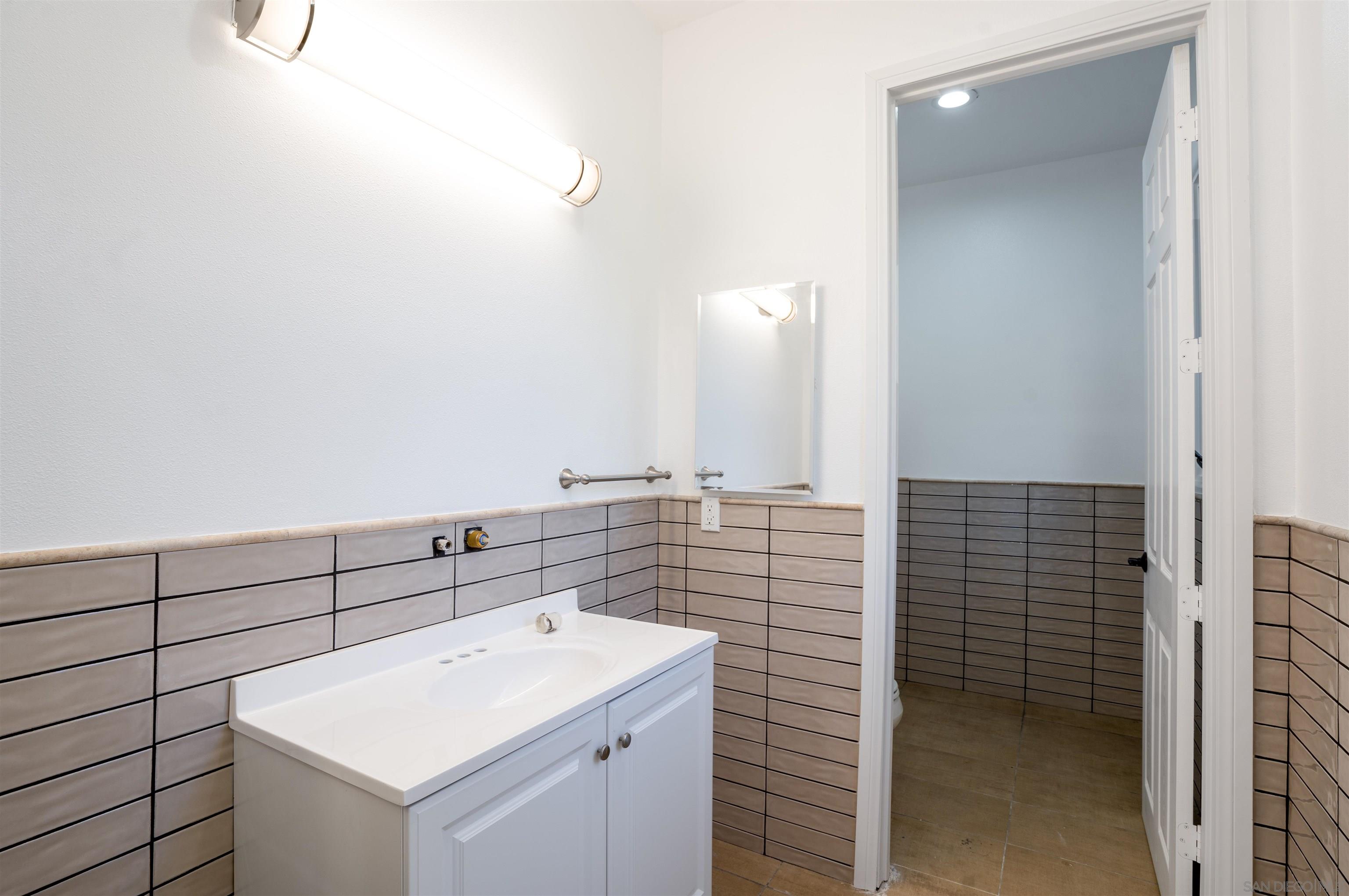 Detail Gallery Image 40 of 74 For 3034  Mountain View Dr, Escondido,  CA 92027 - 5 Beds | 5/1 Baths