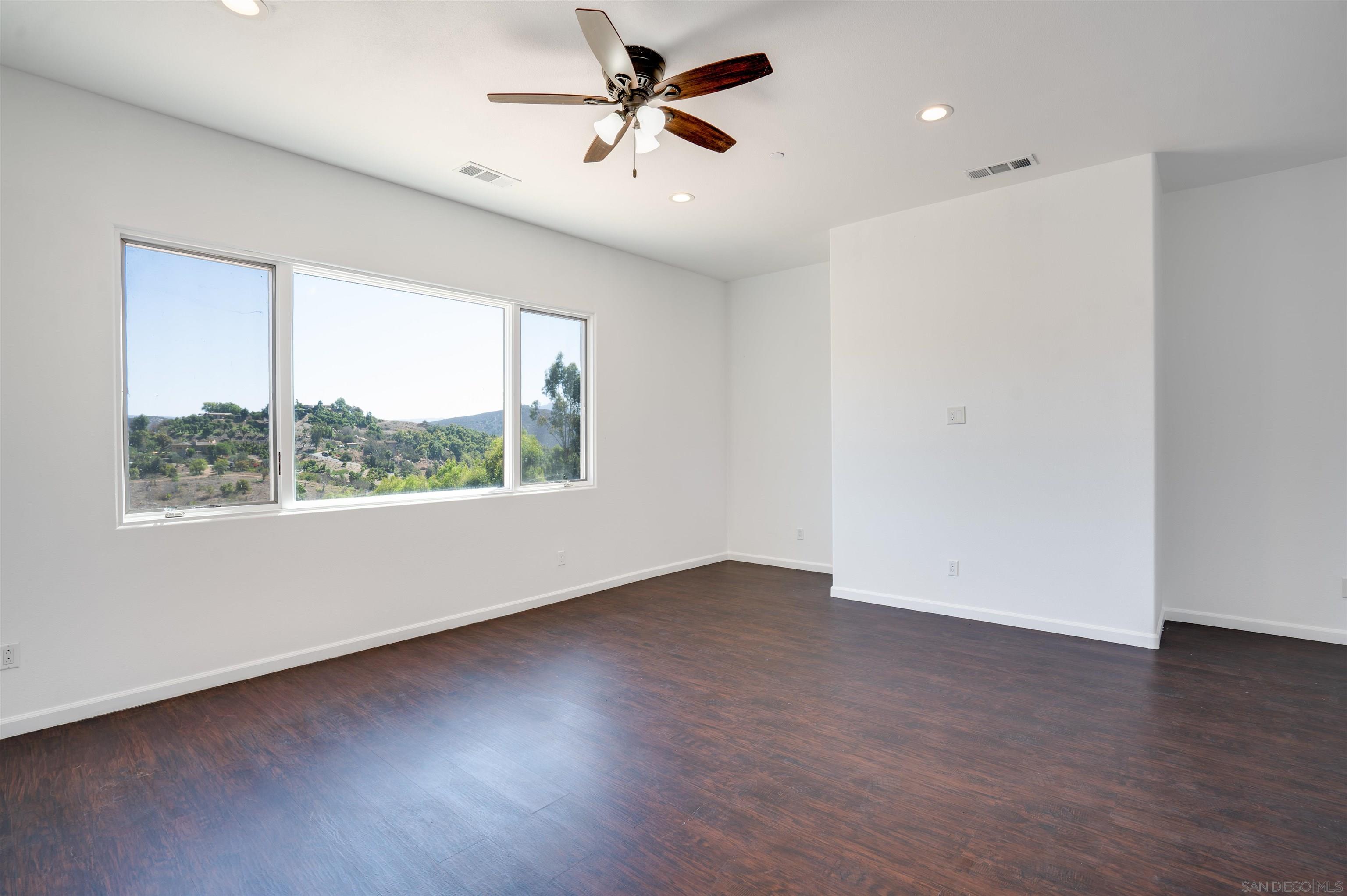 Detail Gallery Image 42 of 74 For 3034  Mountain View Dr, Escondido,  CA 92027 - 5 Beds | 5/1 Baths