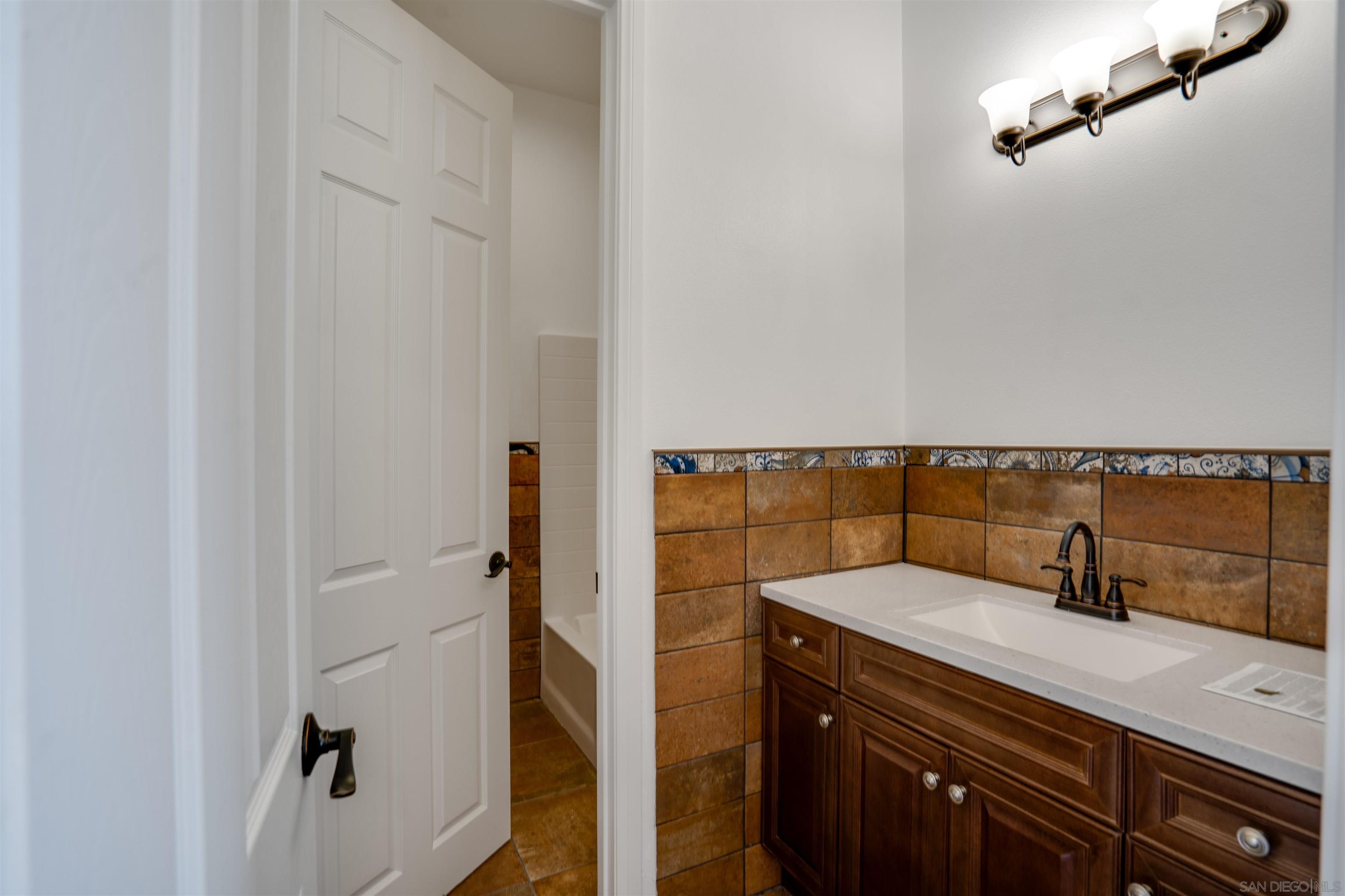 Detail Gallery Image 46 of 74 For 3034  Mountain View Dr, Escondido,  CA 92027 - 5 Beds | 5/1 Baths