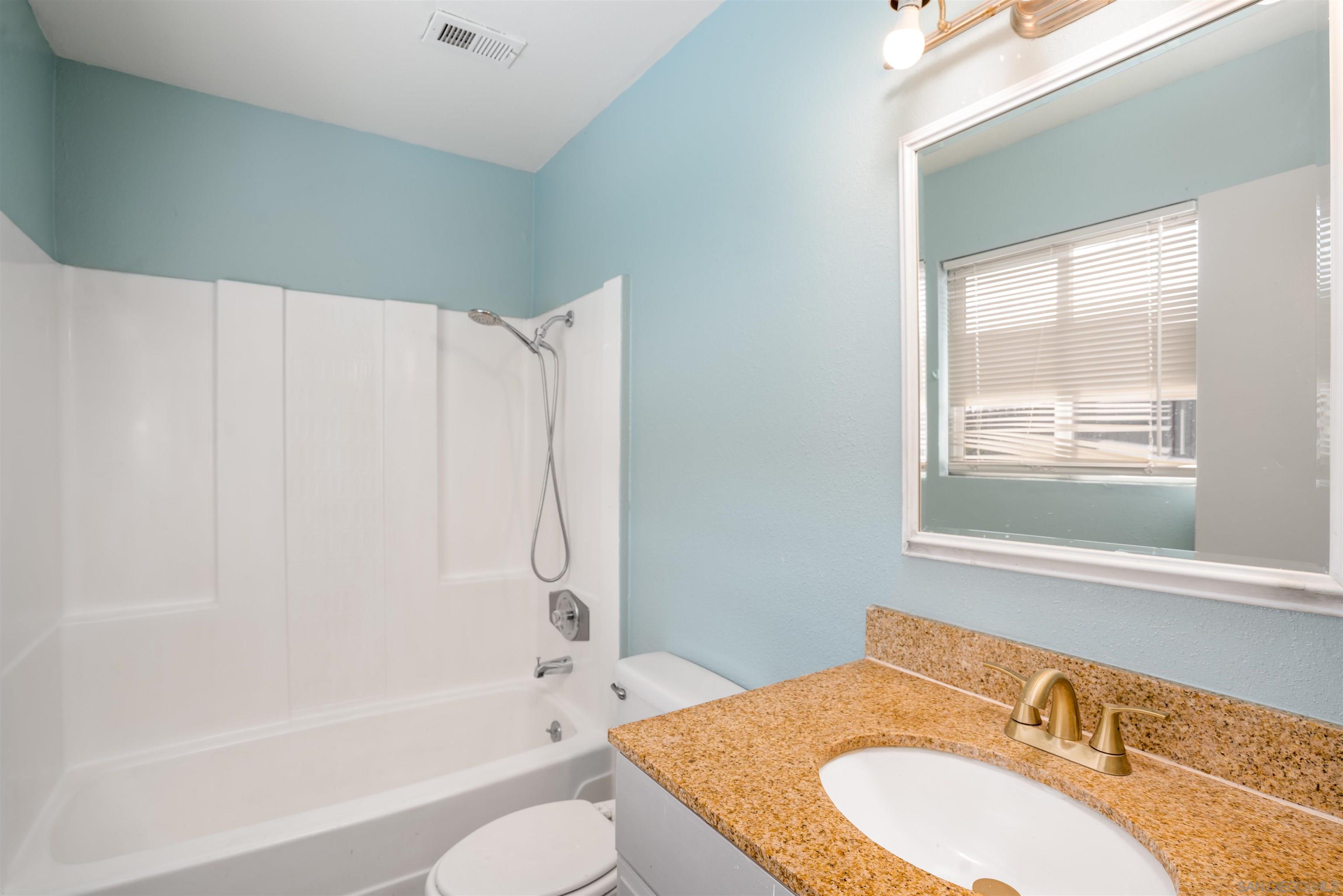 Detail Gallery Image 10 of 24 For 2041  Ardath Ave, Escondido,  CA 92027 - 6 Beds | 3 Baths