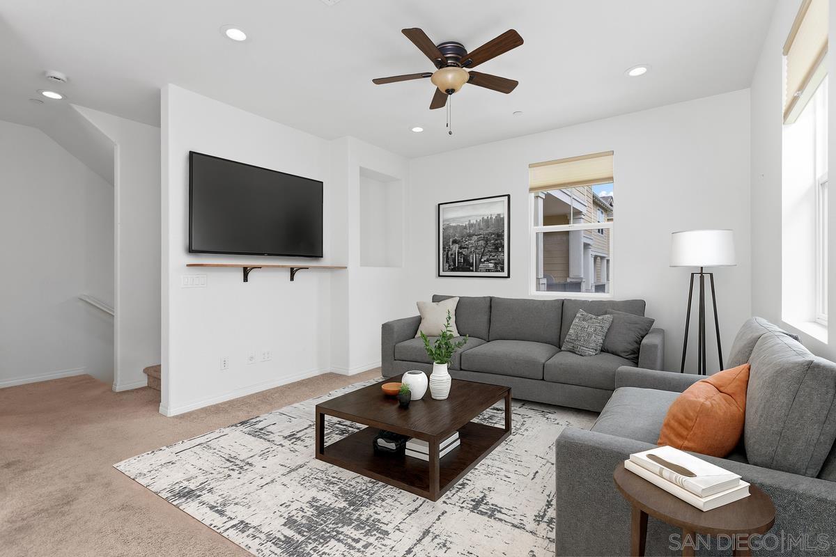 Detail Gallery Image 3 of 25 For 513  Sanderling, Imperial Beach,  CA 91932 - 2 Beds | 2/1 Baths