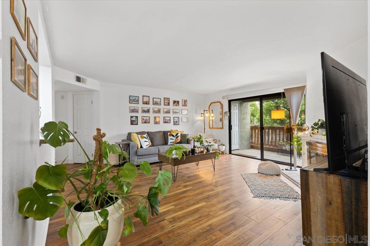 Detail Gallery Image 3 of 30 For 1020 E Washington Ave  #97,  Escondido,  CA 92025 - 2 Beds | 2 Baths