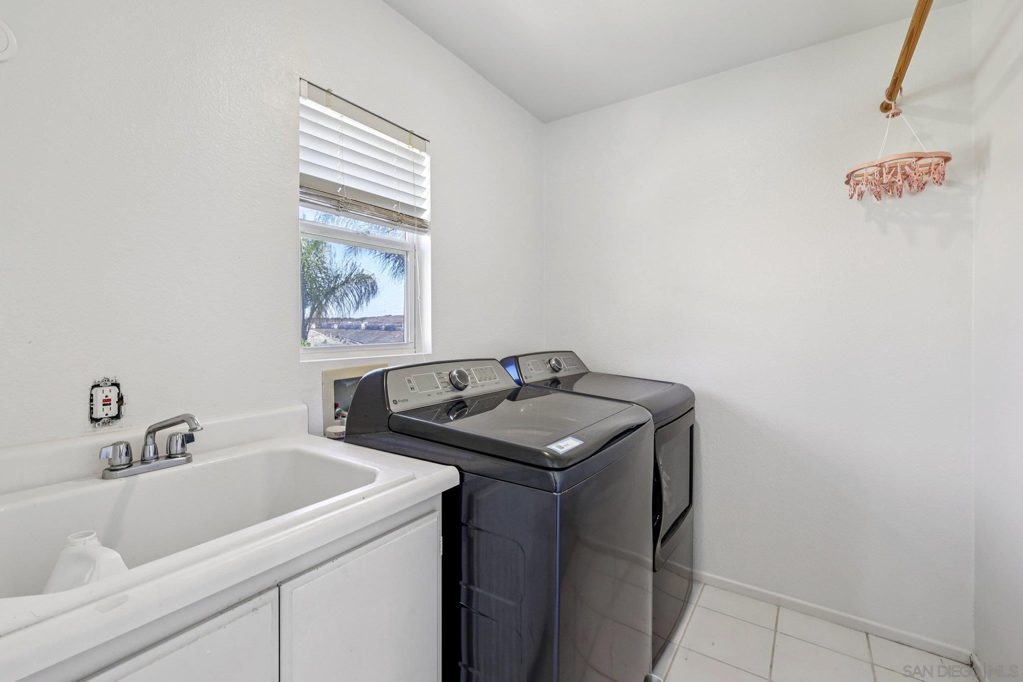 Detail Gallery Image 27 of 75 For 1512  Thomas Pl, Chula Vista,  CA 91911 - 3 Beds | 3/1 Baths