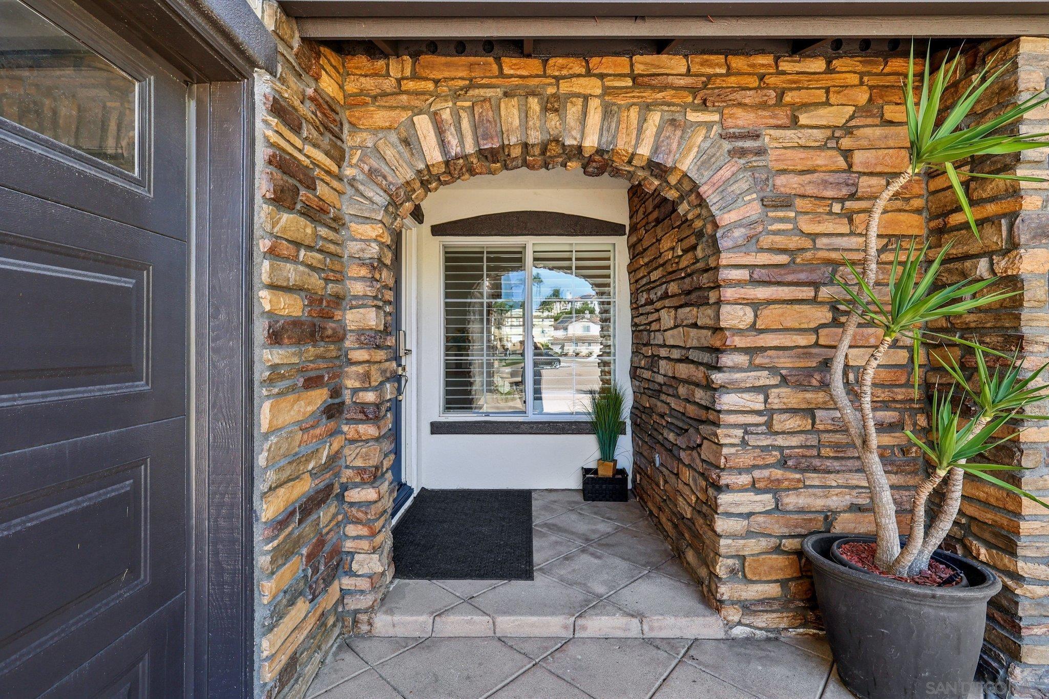 Detail Gallery Image 5 of 75 For 1512  Thomas Pl, Chula Vista,  CA 91911 - 3 Beds | 3/1 Baths