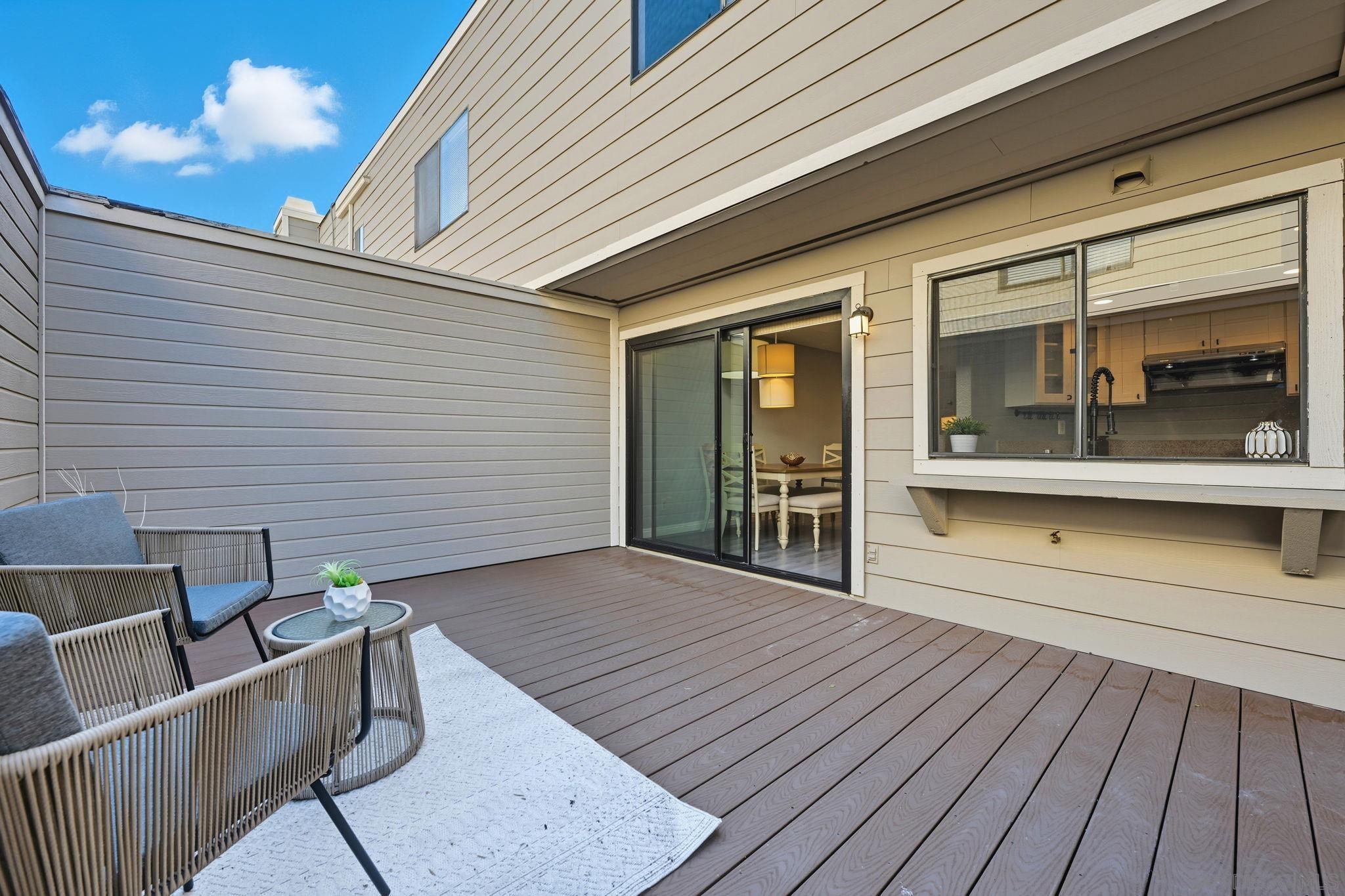 Detail Gallery Image 14 of 36 For 9270  Towne Centre Dr  #31,  San Diego,  CA 92121 - 2 Beds | 2/1 Baths