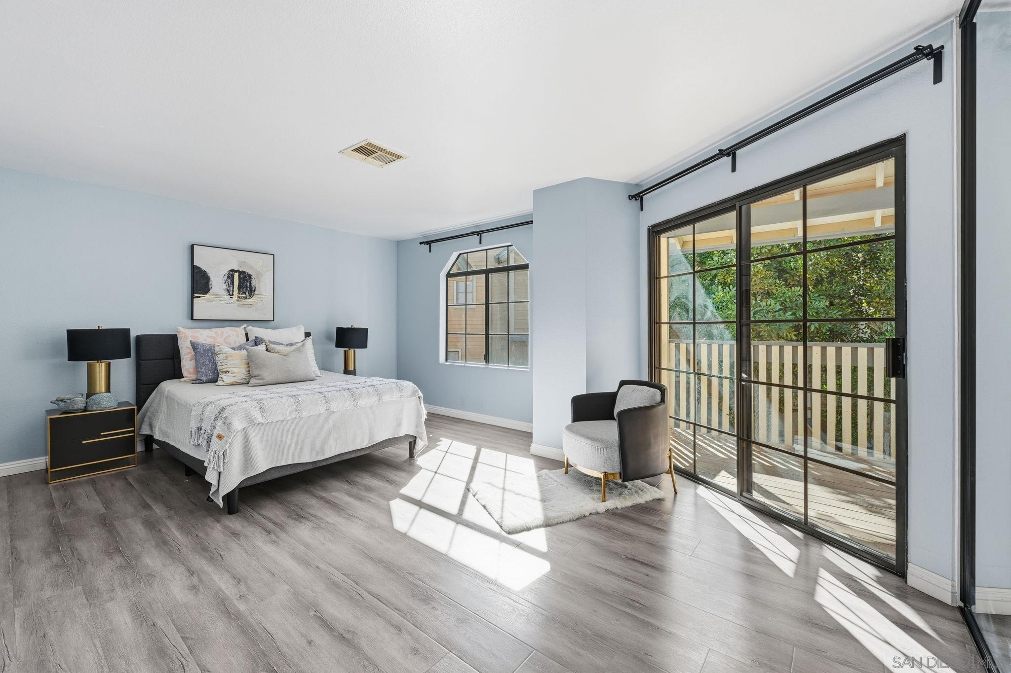 Detail Gallery Image 17 of 36 For 9270  Towne Centre Dr  #31,  San Diego,  CA 92121 - 2 Beds | 2/1 Baths