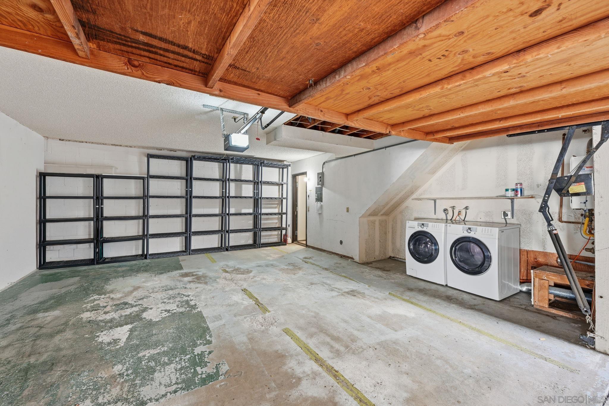 Detail Gallery Image 29 of 36 For 9270  Towne Centre Dr  #31,  San Diego,  CA 92121 - 2 Beds | 2/1 Baths