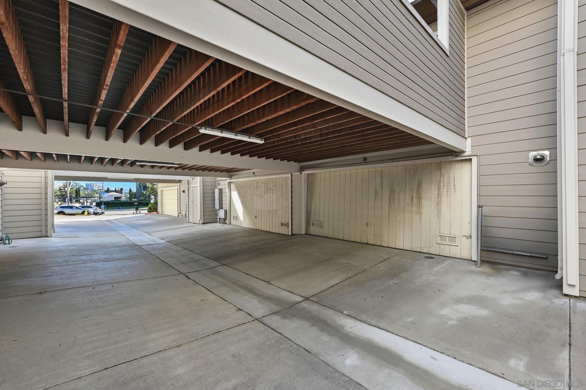 Detail Gallery Image 30 of 36 For 9270  Towne Centre Dr  #31,  San Diego,  CA 92121 - 2 Beds | 2/1 Baths