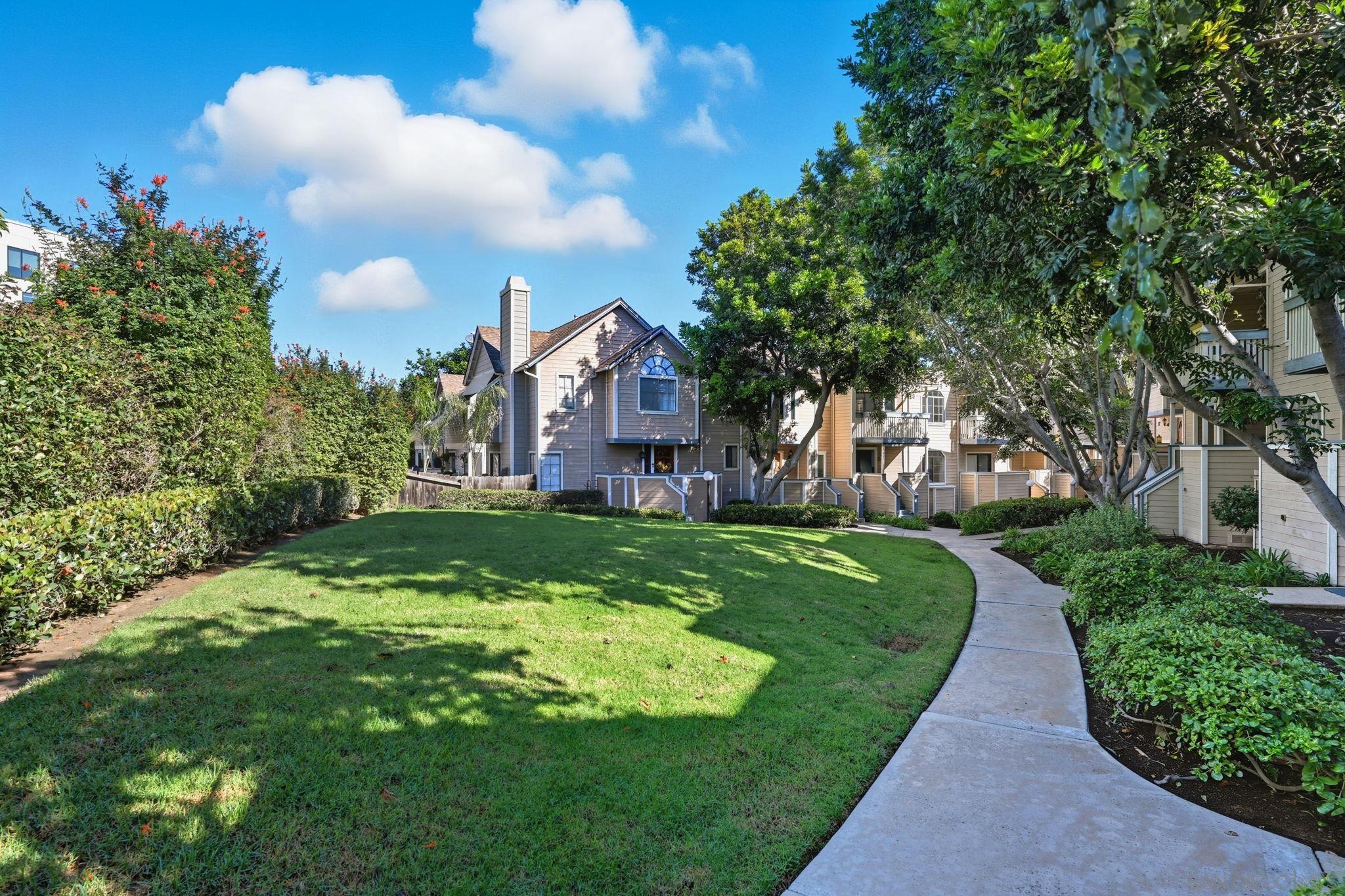 Detail Gallery Image 32 of 36 For 9270  Towne Centre Dr  #31,  San Diego,  CA 92121 - 2 Beds | 2/1 Baths