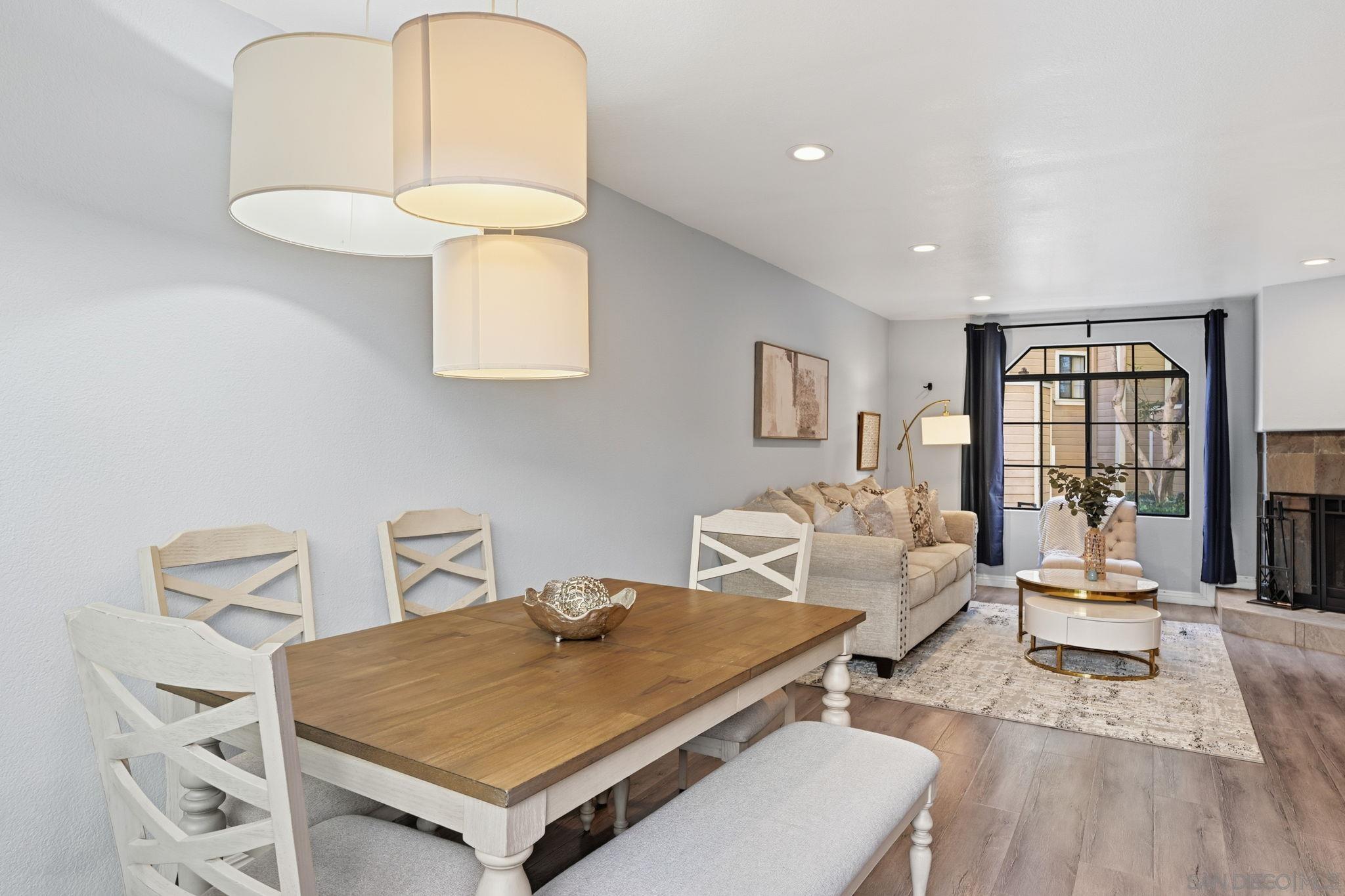 Detail Gallery Image 5 of 36 For 9270  Towne Centre Dr  #31,  San Diego,  CA 92121 - 2 Beds | 2/1 Baths