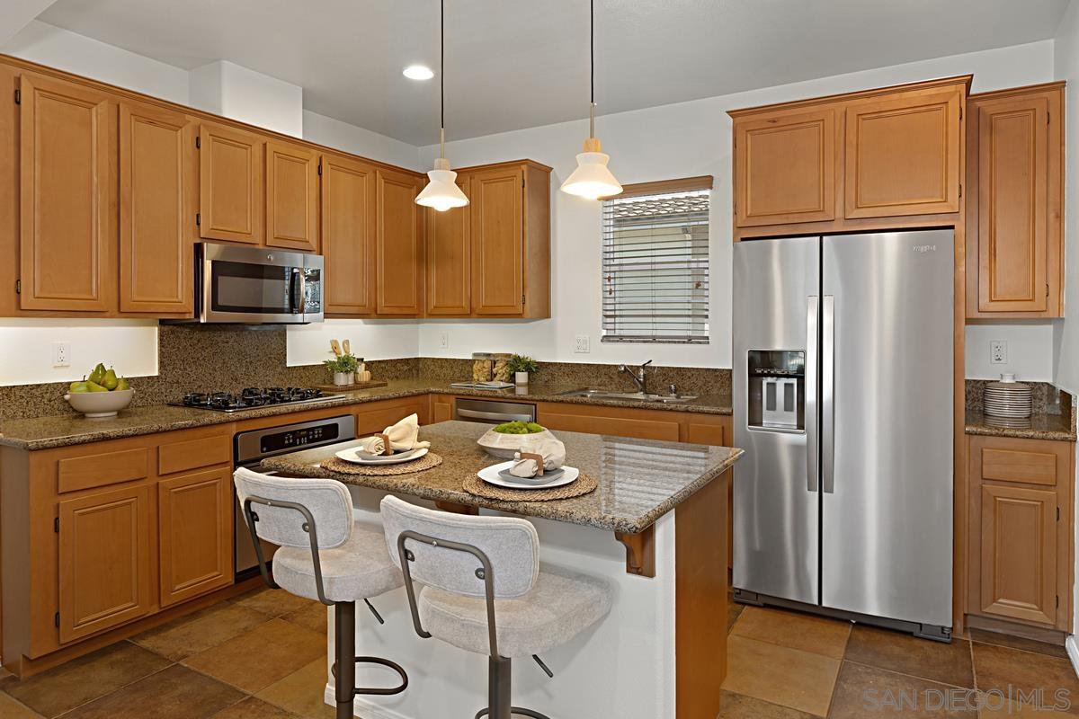 Detail Gallery Image 9 of 33 For 10551  Sanshey Lane  #132,  San Diego,  CA 92127 - 2 Beds | 2/1 Baths