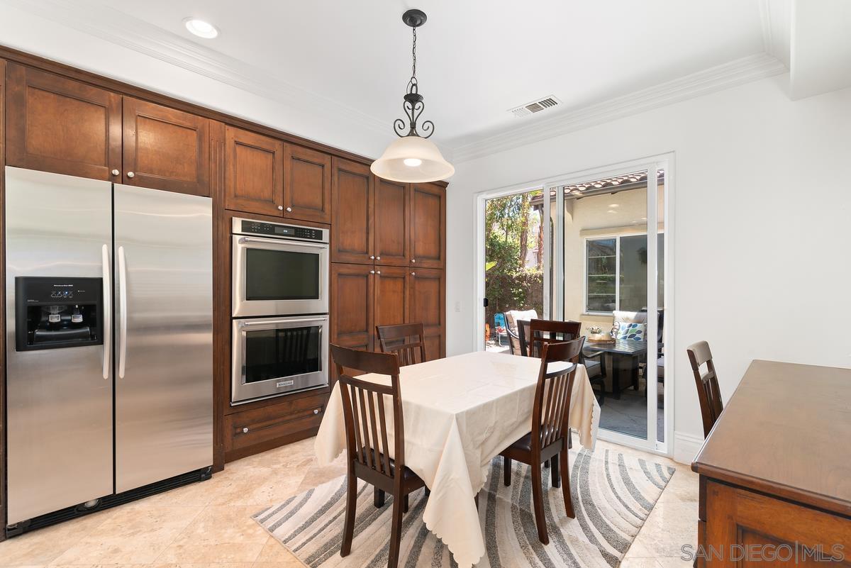 Detail Gallery Image 17 of 49 For 10237  Paseo De Linda, San Diego,  CA 92127 - 6 Beds | 4/1 Baths