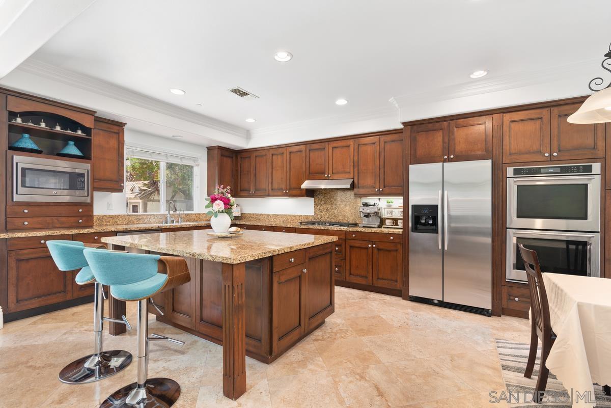 Detail Gallery Image 18 of 49 For 10237  Paseo De Linda, San Diego,  CA 92127 - 6 Beds | 4/1 Baths