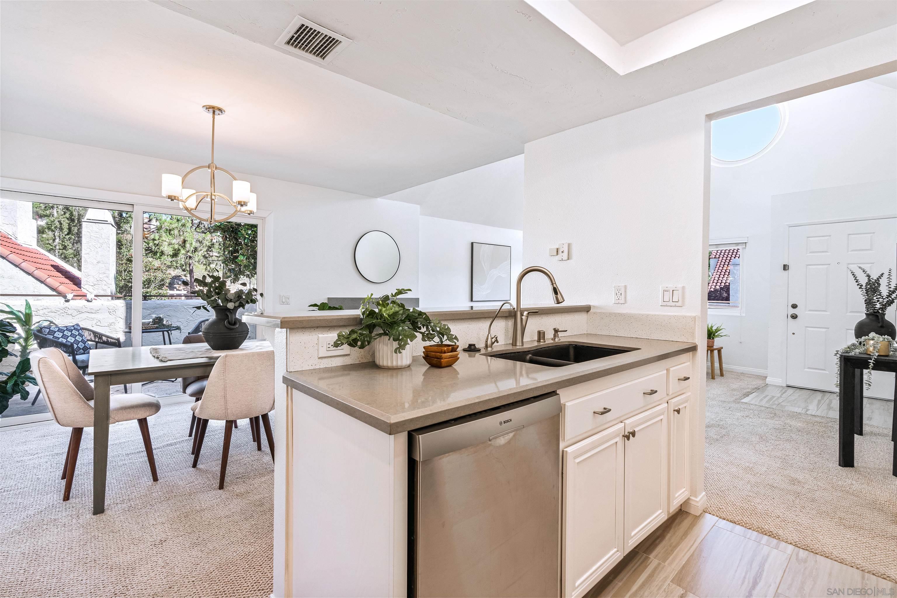 Detail Gallery Image 14 of 41 For 17865  Caminito Pinero  #251,  San Diego,  CA 92128 - 2 Beds | 2 Baths