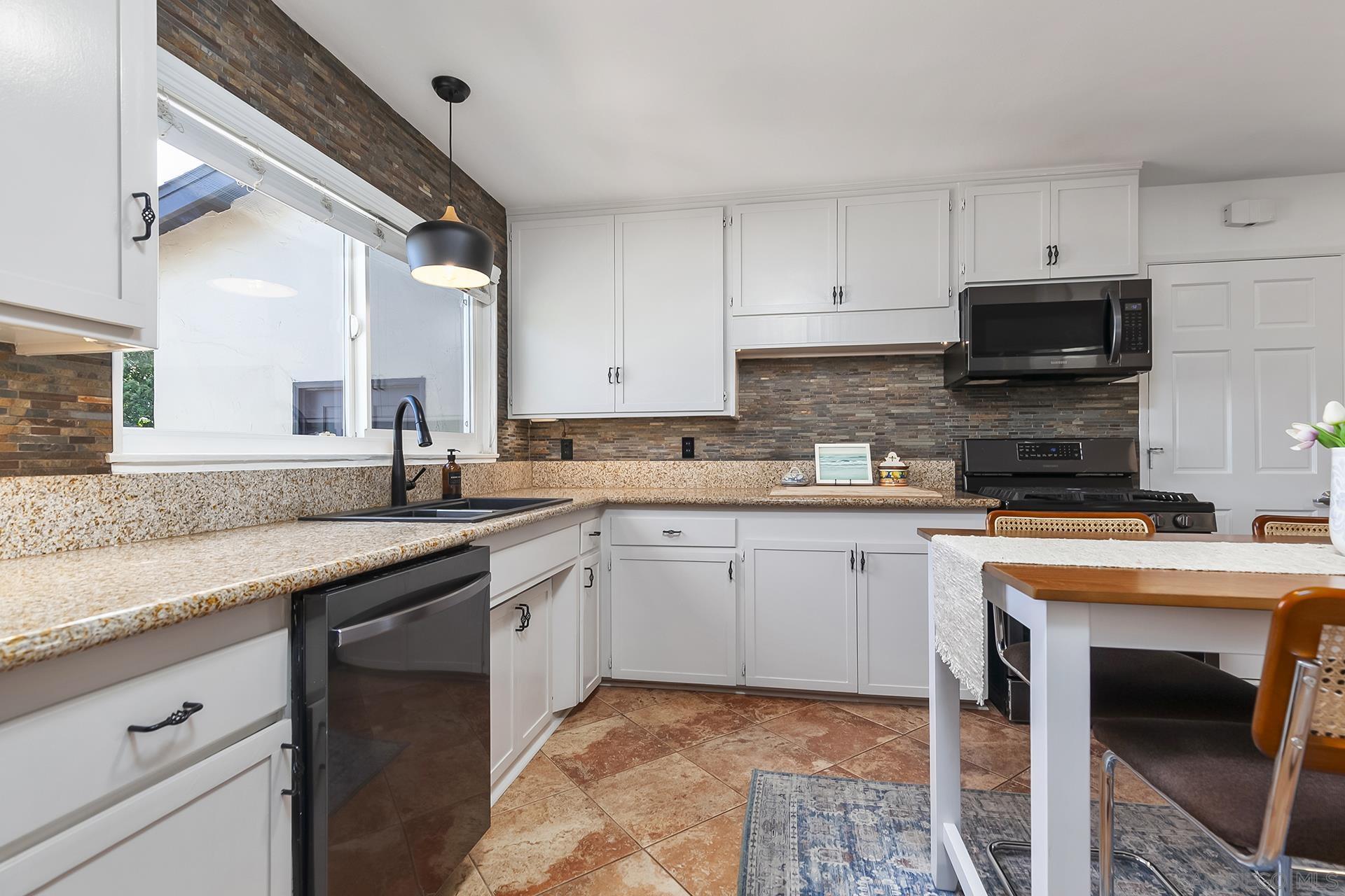 Detail Gallery Image 11 of 44 For 3581  Mount Abbey Ave, San Diego,  CA 92111 - 3 Beds | 2 Baths