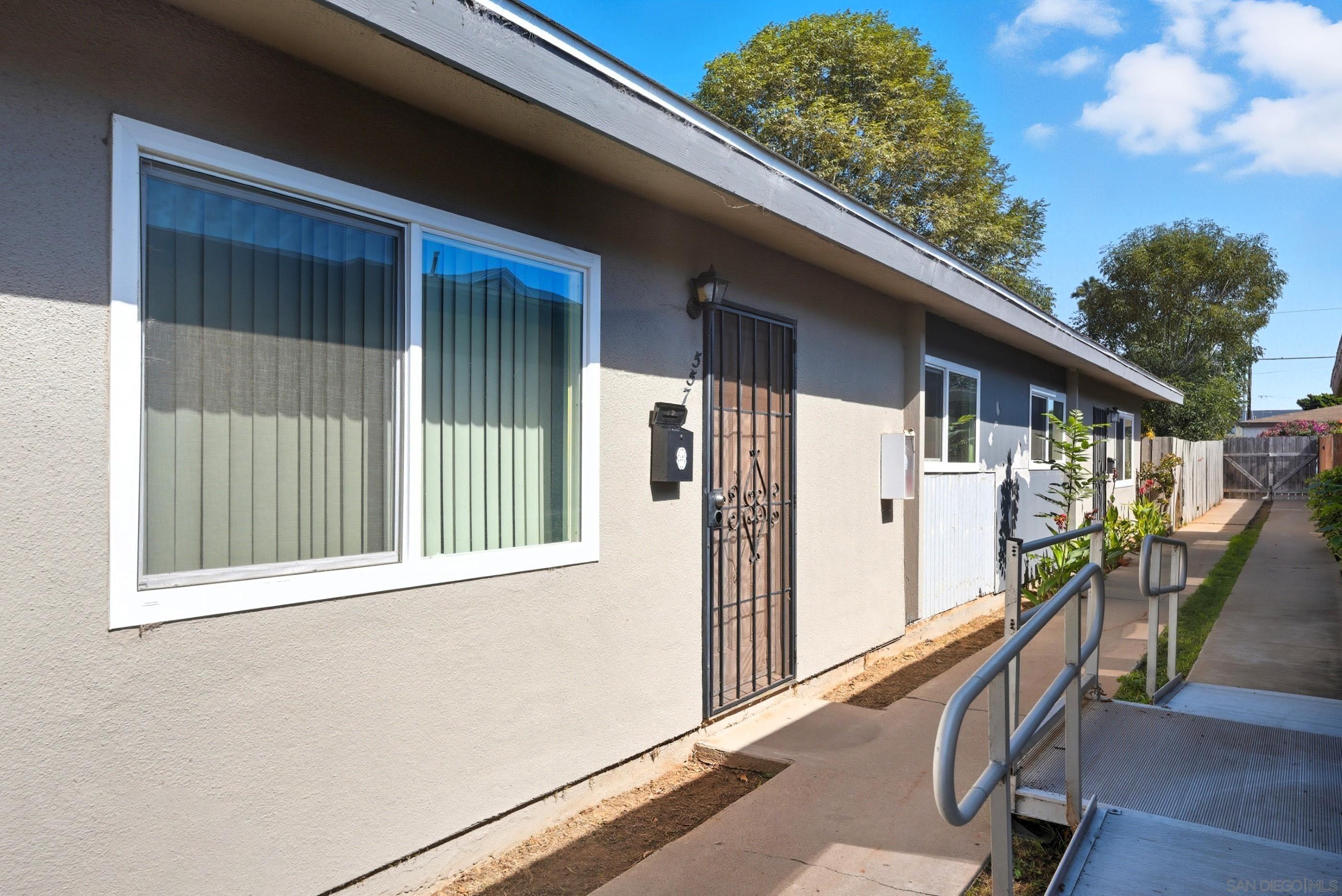 Front Image Thumbnail for SD250041791