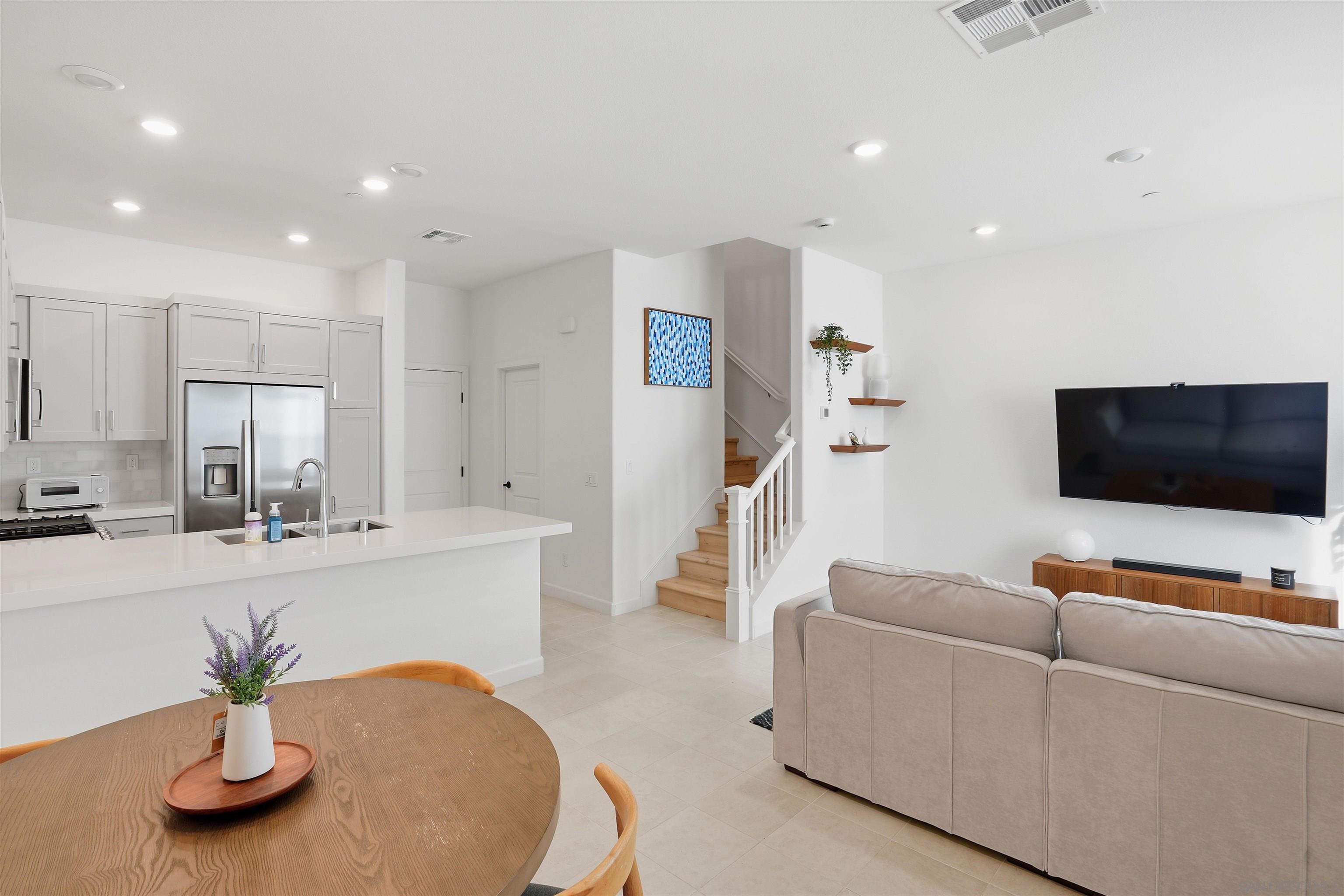 Front Image Thumbnail for SD250041802