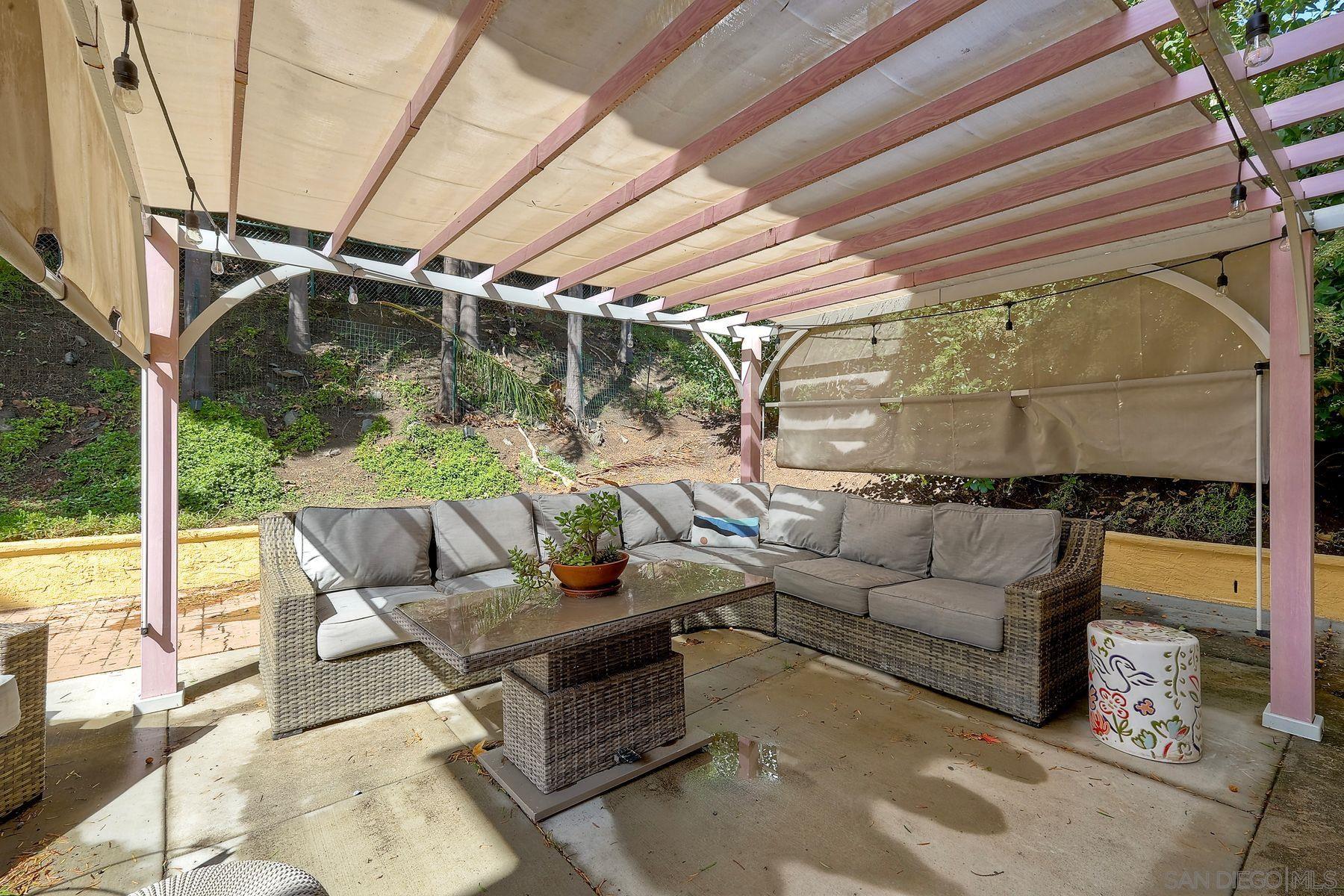 Detail Gallery Image 33 of 40 For 2133  Emberwood Way, Escondido,  CA 92029 - 4 Beds | 3 Baths