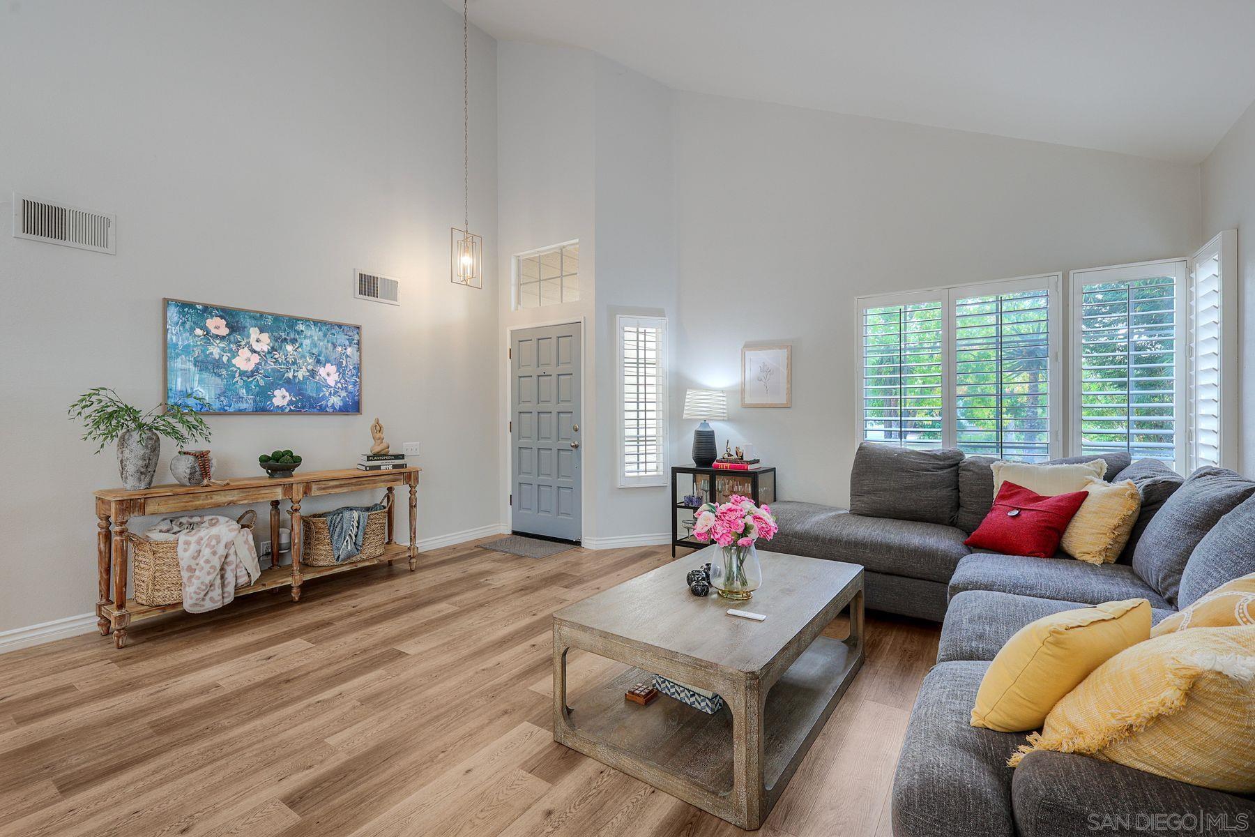 Detail Gallery Image 5 of 40 For 2133  Emberwood Way, Escondido,  CA 92029 - 4 Beds | 3 Baths